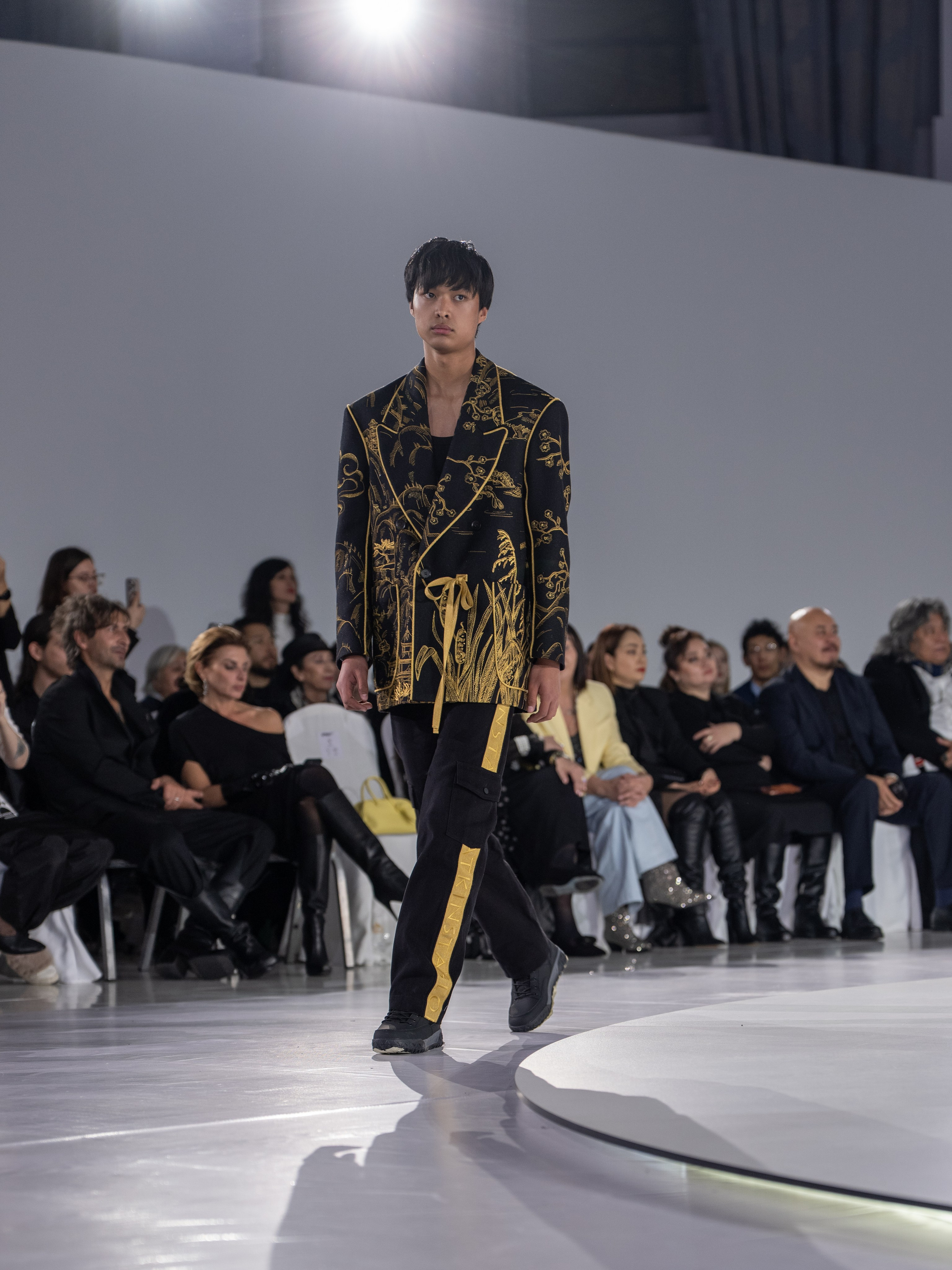 Дизайнер Stas Lopatkin. Сайт Алматинского НЮ АРТ, будуар и фэшн фотографа Дениса Карпенко