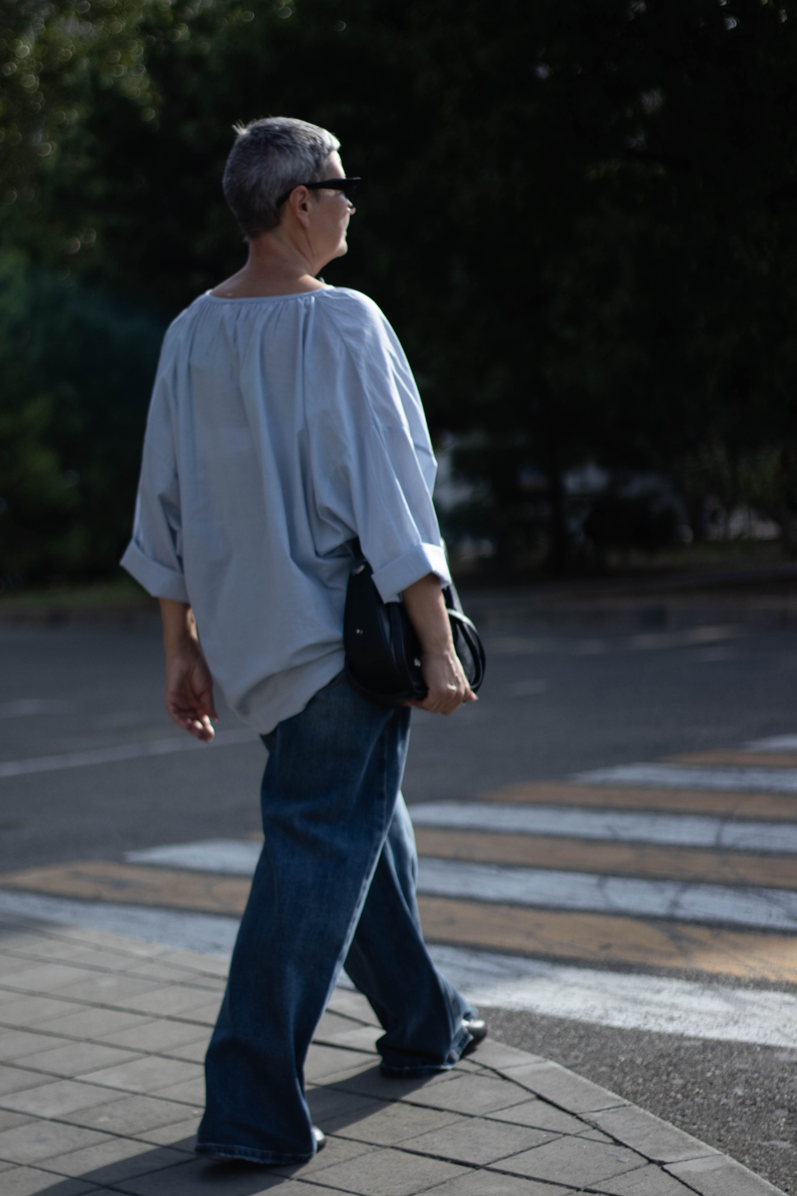 «Она среди улиц: лёгкость и стиль». Уличный фотограф Города N