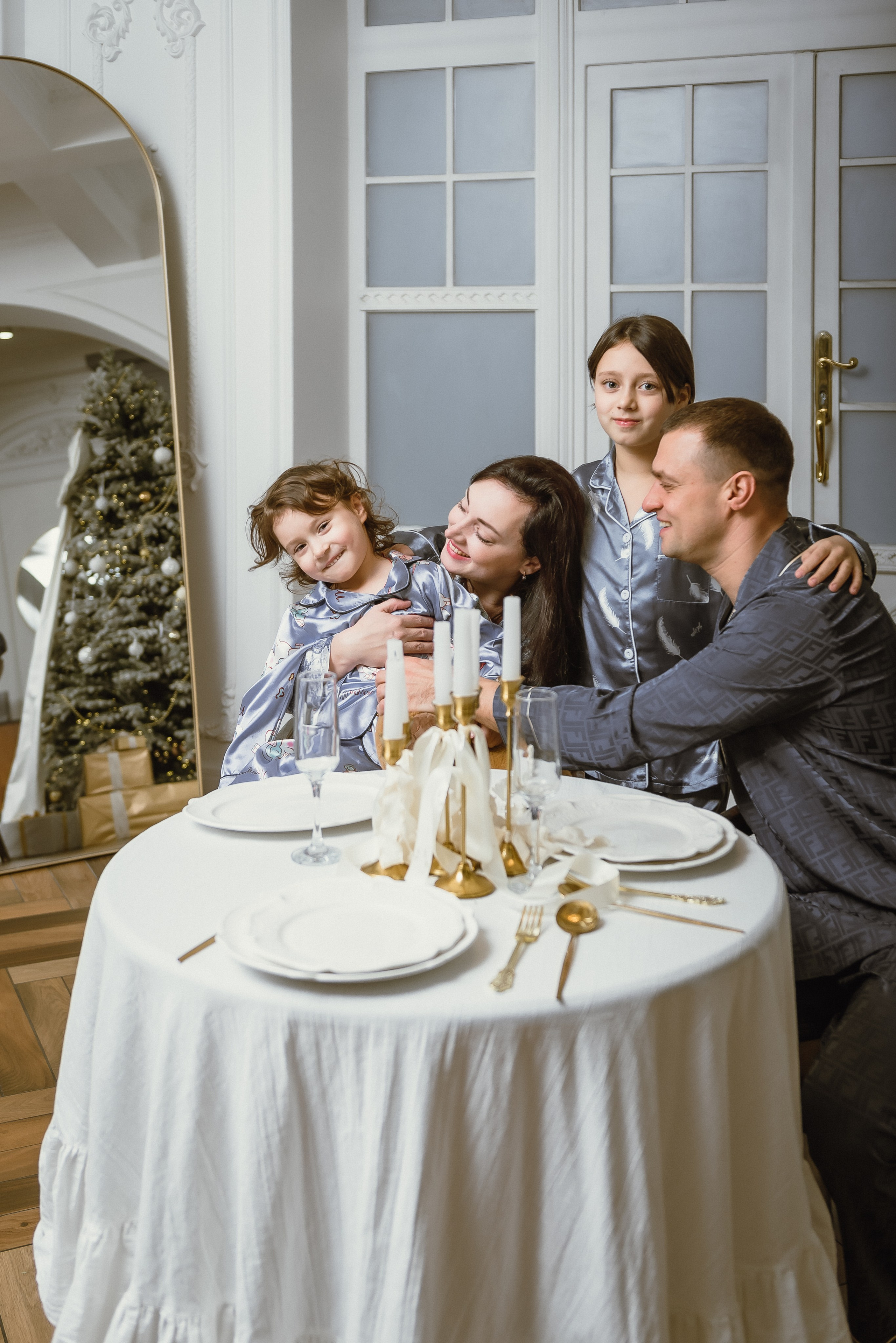 Семейная новогодняя 4 человека. КОНТЕНТ | БРЕНД фотограф Санкт-Петербург — Жанна Олтаржевская