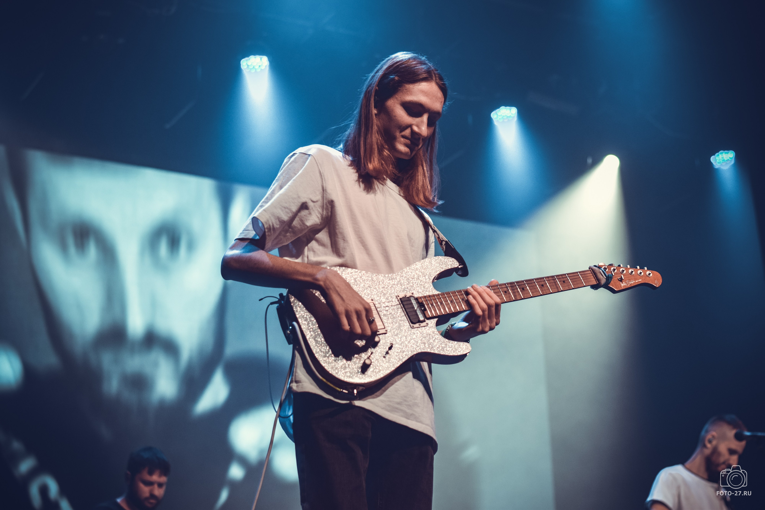 Антон Курдюмов фотограф в Хабаровске Рина Курдюмова фото27 foto27 Антон Дорофеев репортажный репортаж документалист Тони и Рина фотосоздатели ПаПаРоК Философия и любовь сольный концерт ОДОРА Хабаровск