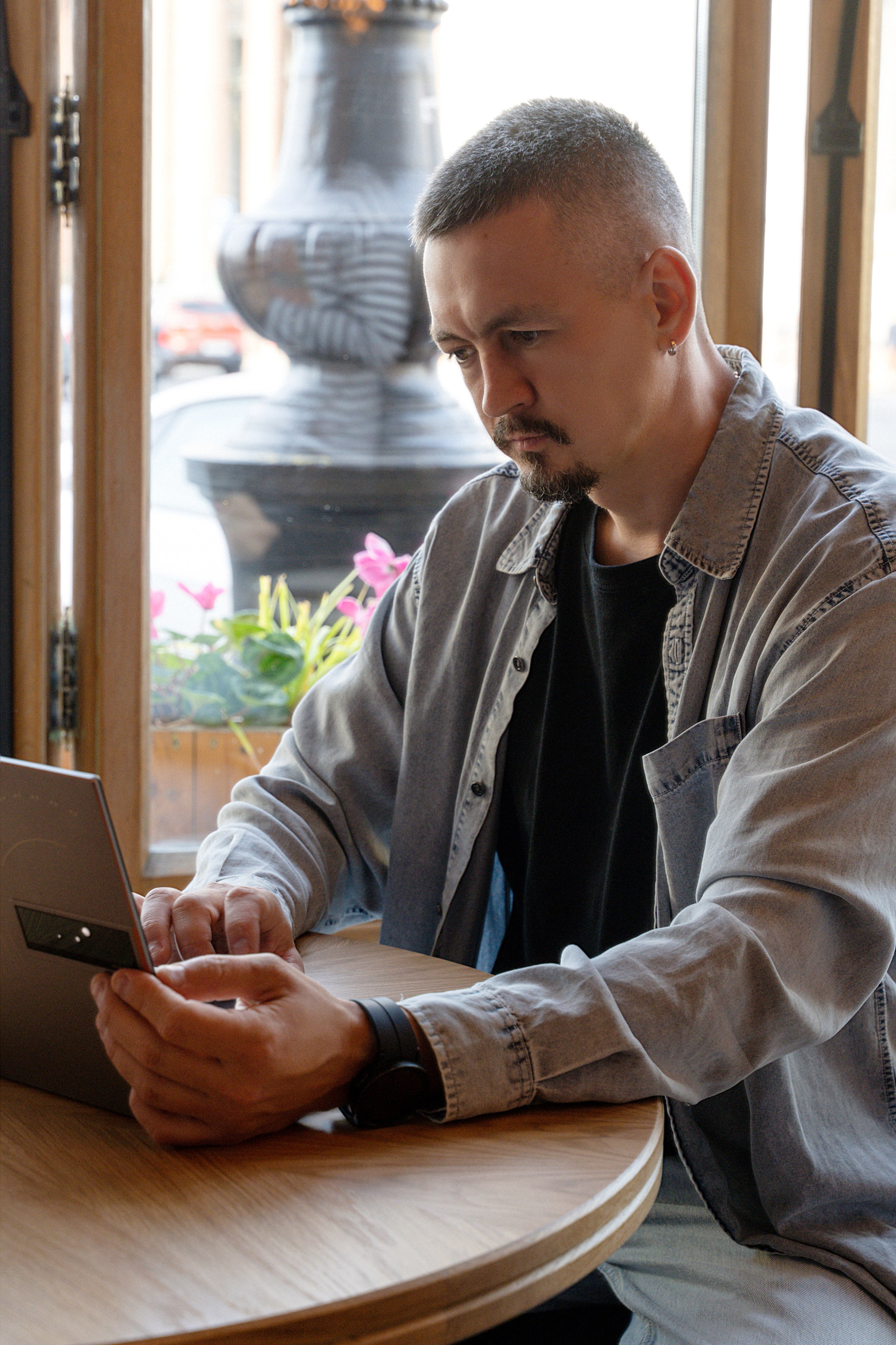 АЛЕКСАНДР. Портретный фотограф. Актёрское портфолио