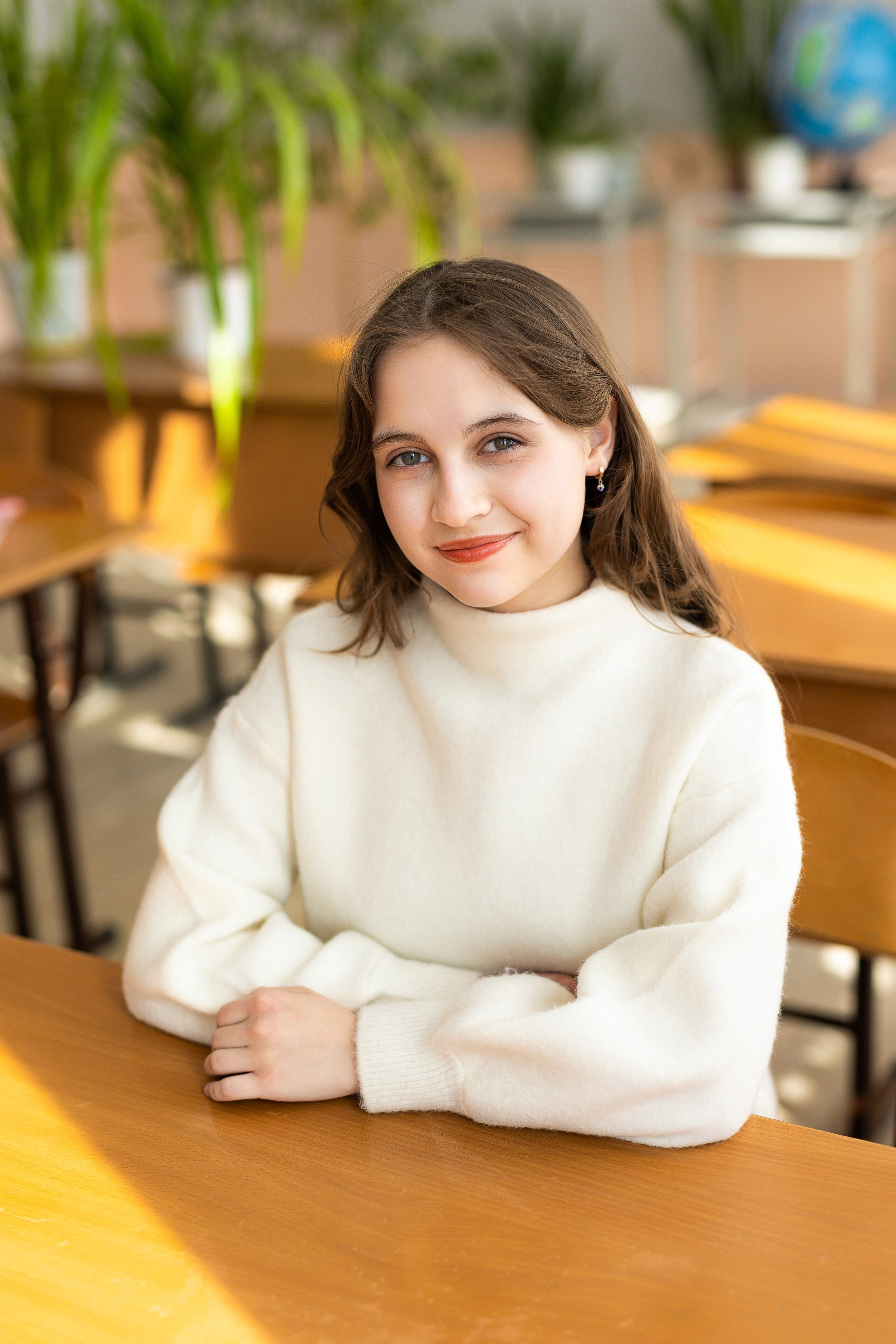 Портреты с естественным светом в интерьере школьного кабинета. Выпускные альбомы и фотокниги в Уфе и РБ