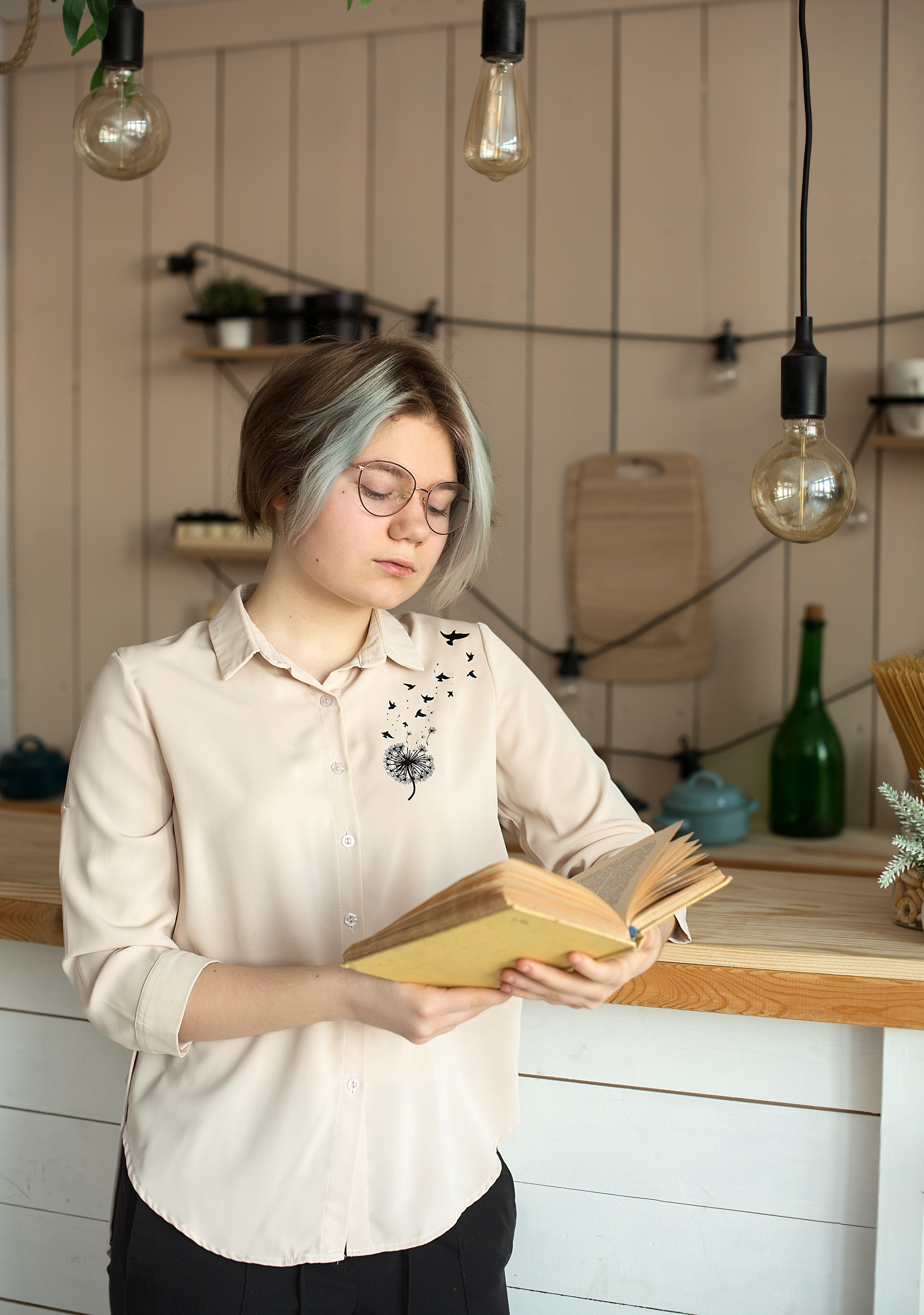 Пример съемки старшеклассников для альбома с наполнение «премиум» стиль съемки классический. Выпускные альбомы для школ и детских садов в Иваново