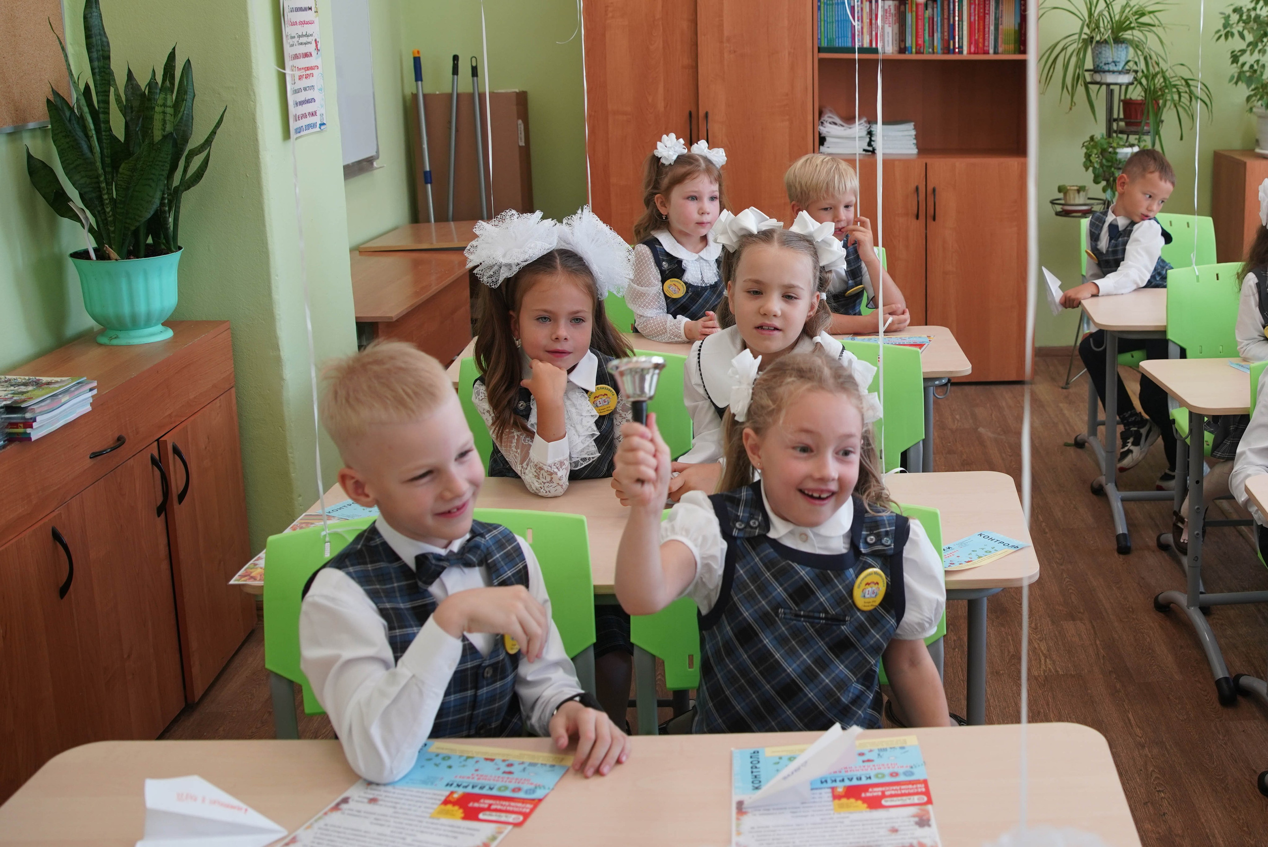 Первый класс линейка, в классе, портреты. Семейный и детский фотограф в Нижнем Новгороде