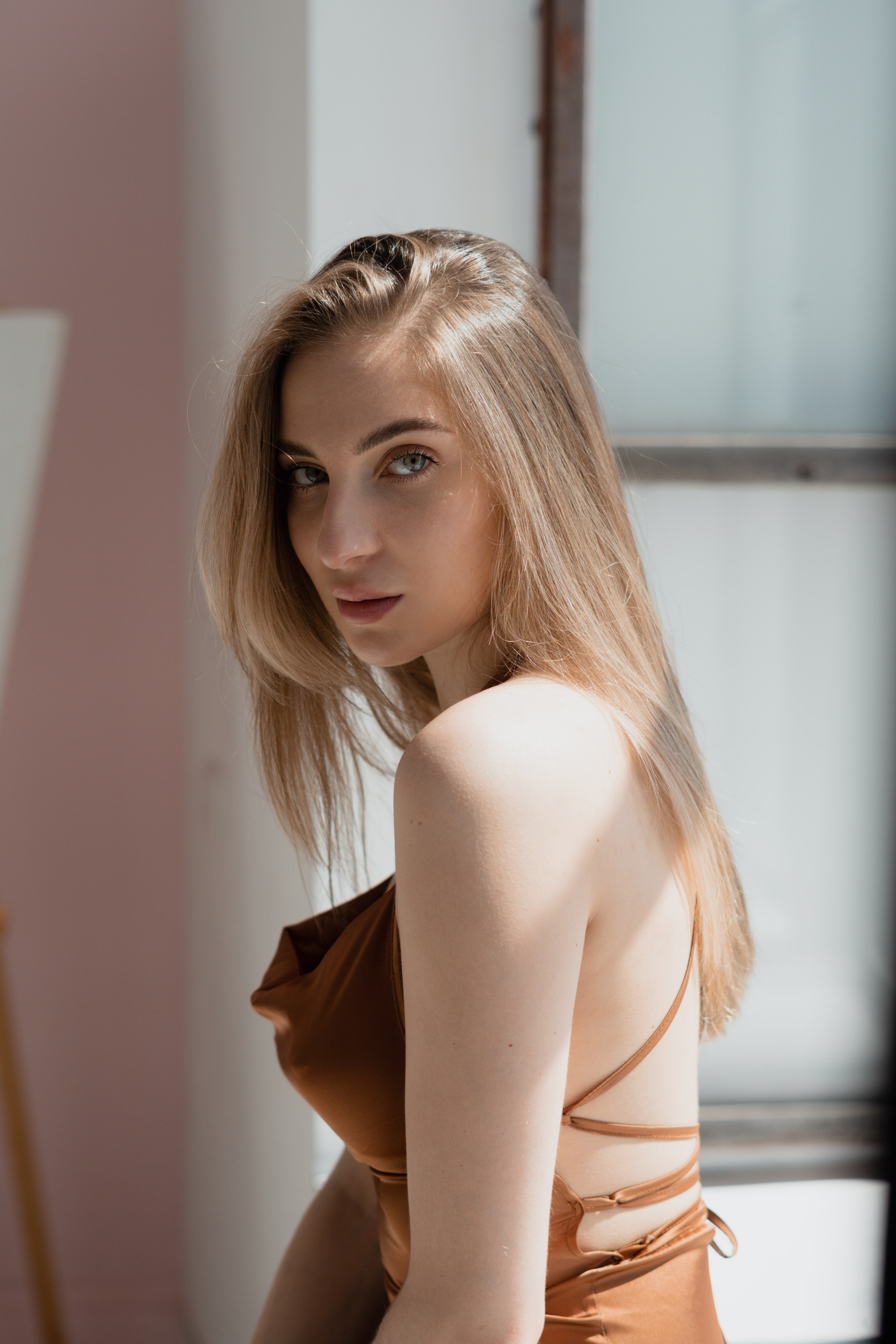 Diana. Professional Wedding Photographer Geneva & Romande Switzerland | Tanya Creator