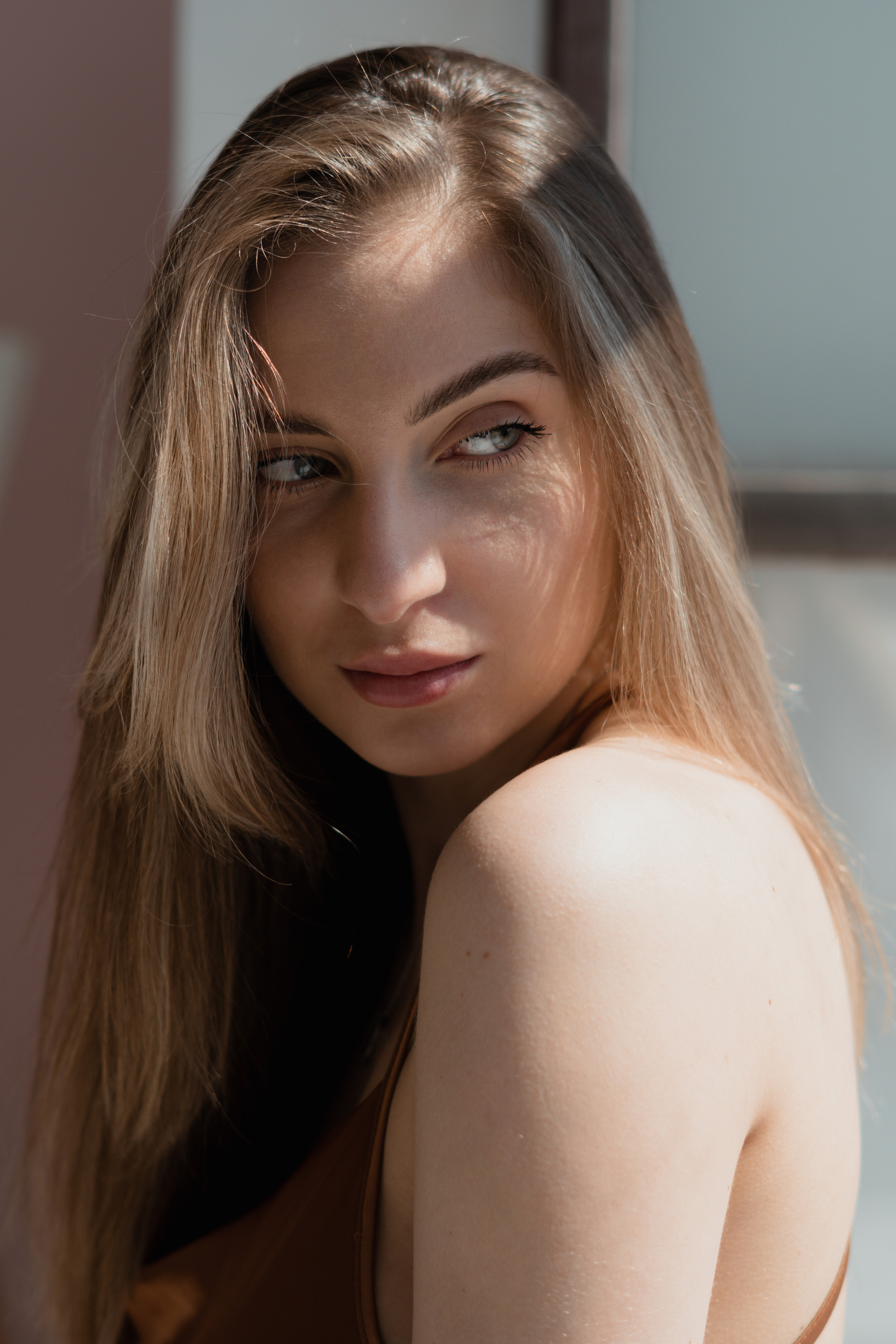 Diana. Professional Wedding Photographer Geneva & Romande Switzerland | Tanya Creator