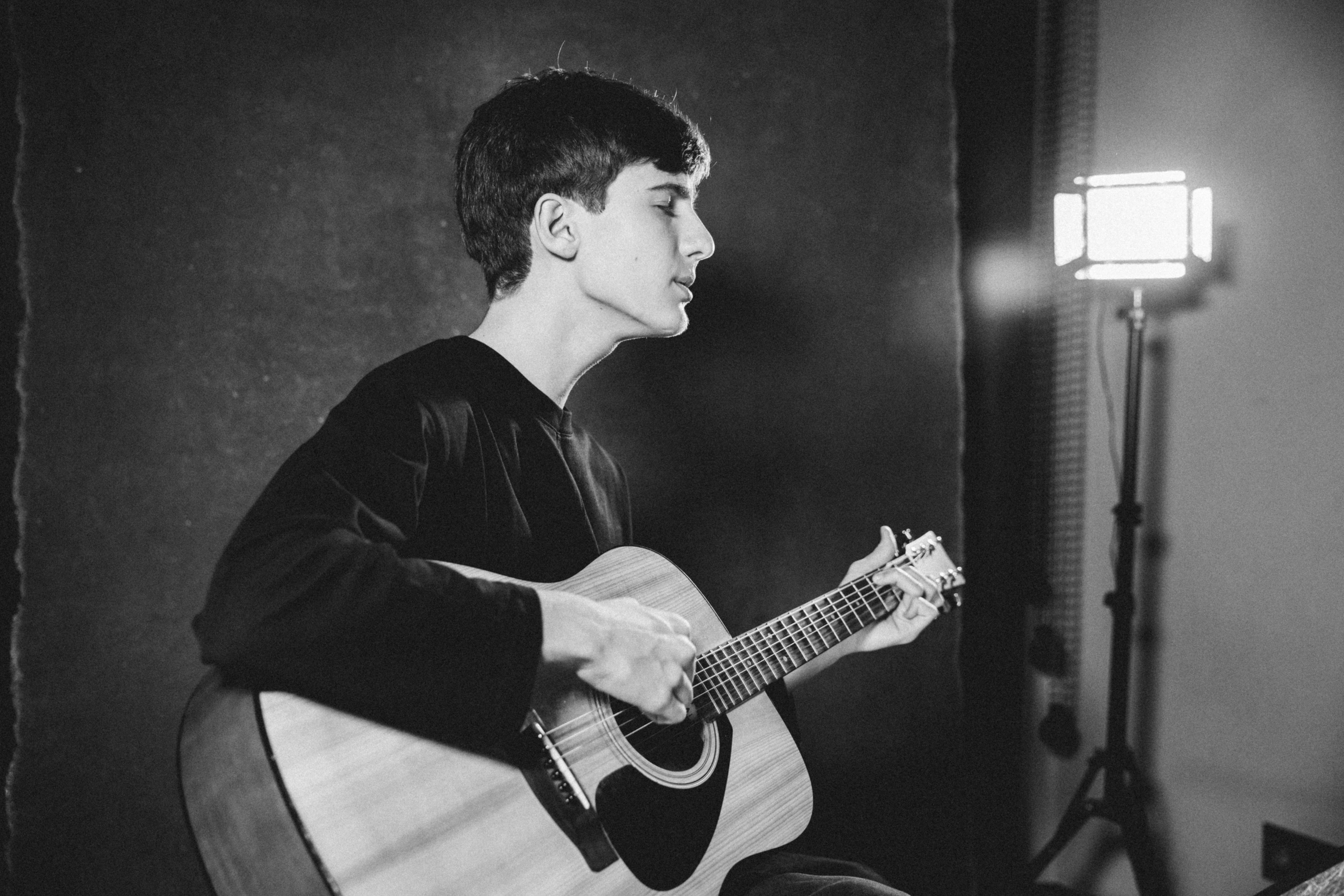 АРТЁМ. Я фотограф из Москвы к Вашим услугам