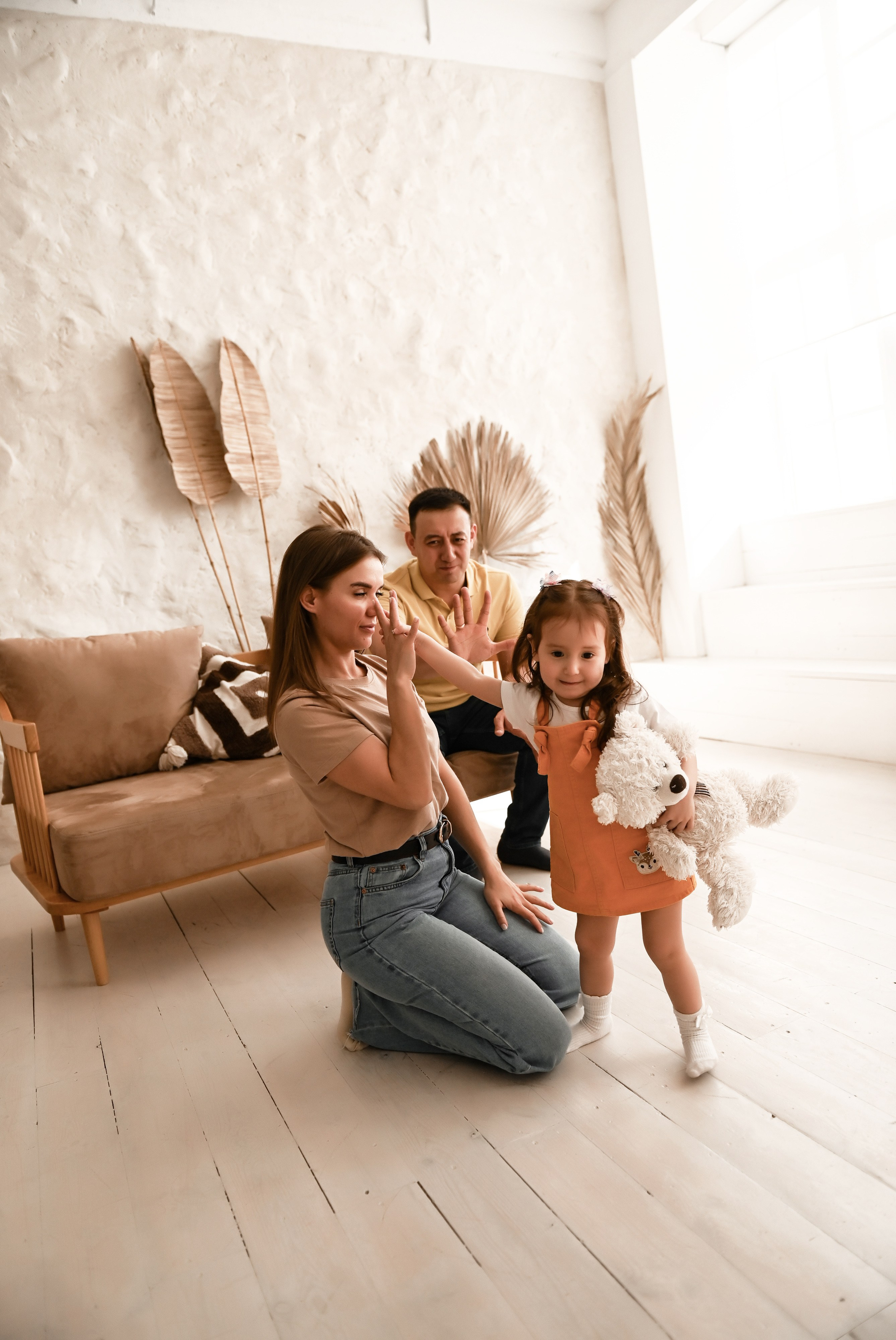 Семейная студийная  фотосессия 2. Свадебный, семейный, детский, контент фотограф в Омске Максим Ильин