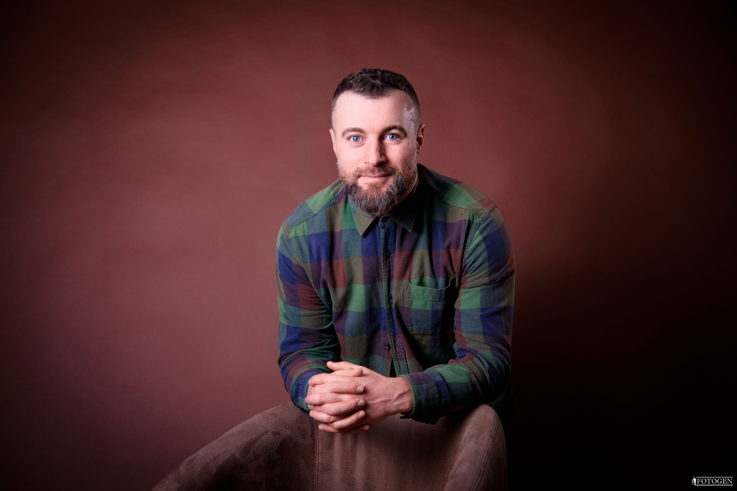 Пример мужской фотосессии STANDART 60 Минут | Бизнес Fotogen. Интерьерная фотостудия FOTOGEN г. Краснодар