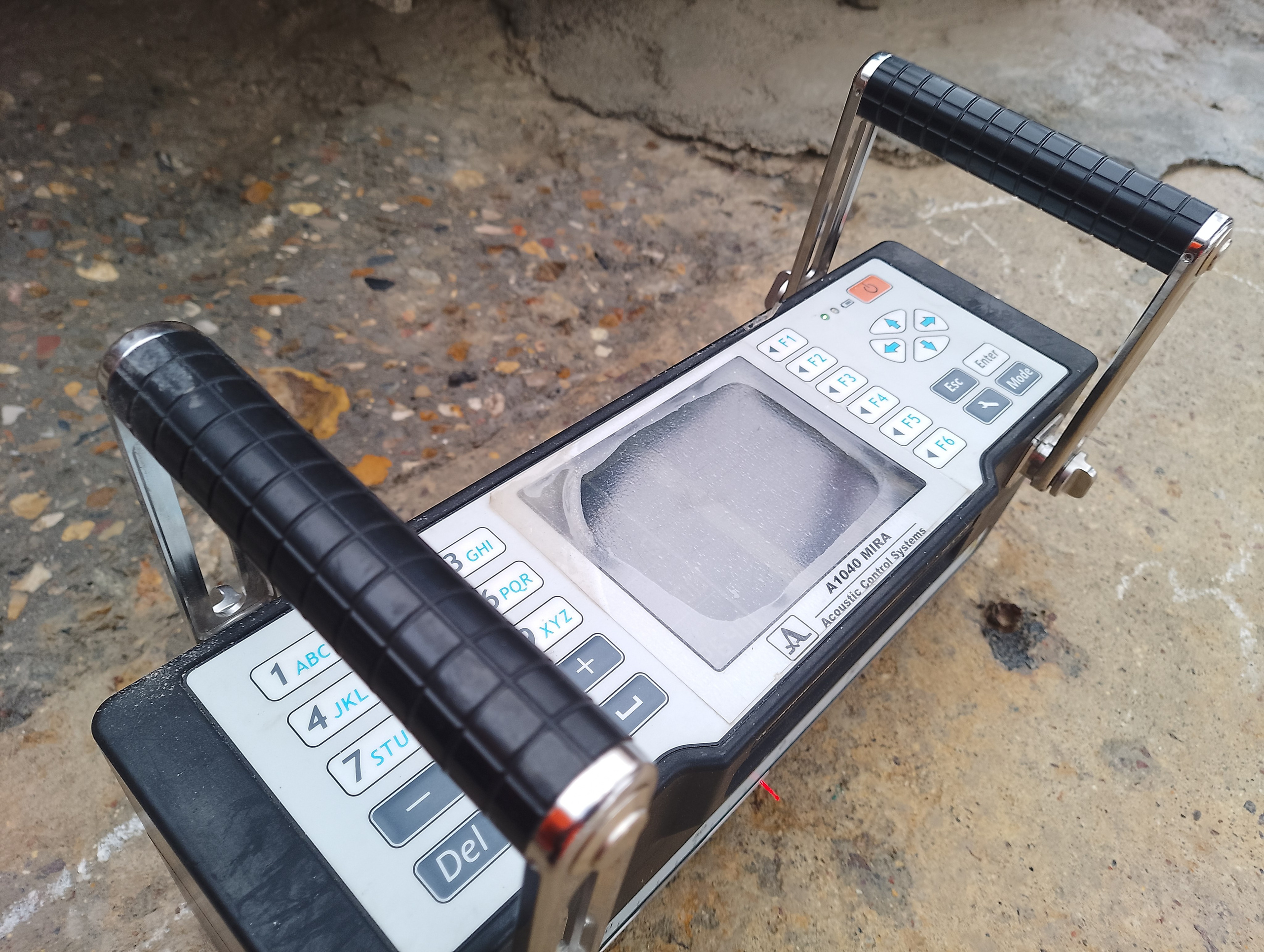 Томограф ультразвуковой низкочастотный А1040Mira. Участок обследования монолитной железобетонной фундаментной плиты