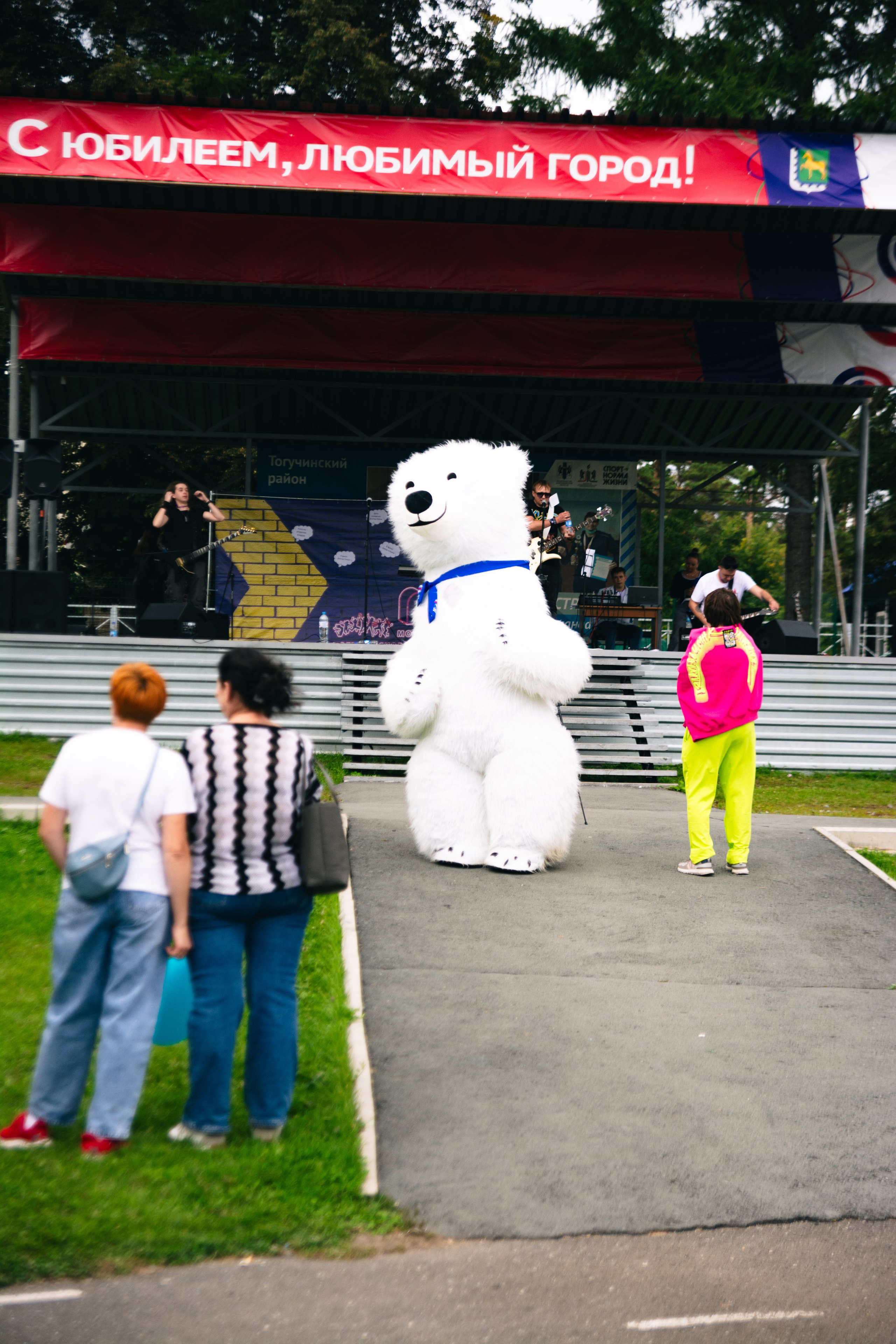 Кино на траве и ДР группы «Доктор Пепси». Алексей Маисеев | Свадебный и художественный фотограф в Новосибирске | Съемка на природе и в студии