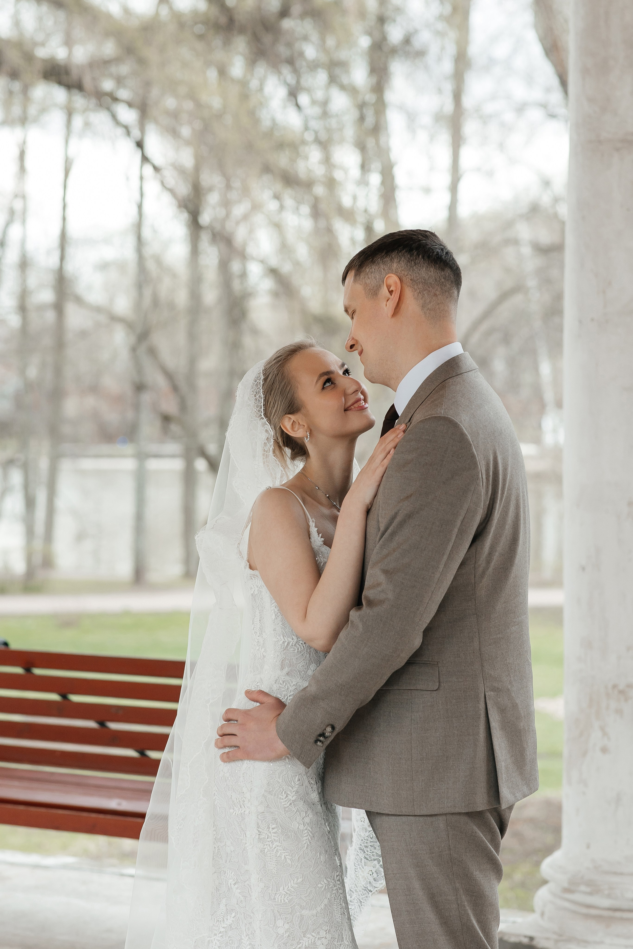 Свадебная фотосессия в Усадьбе Остафьево. Свадебный фотограф в Москве Дарья Олендарёва