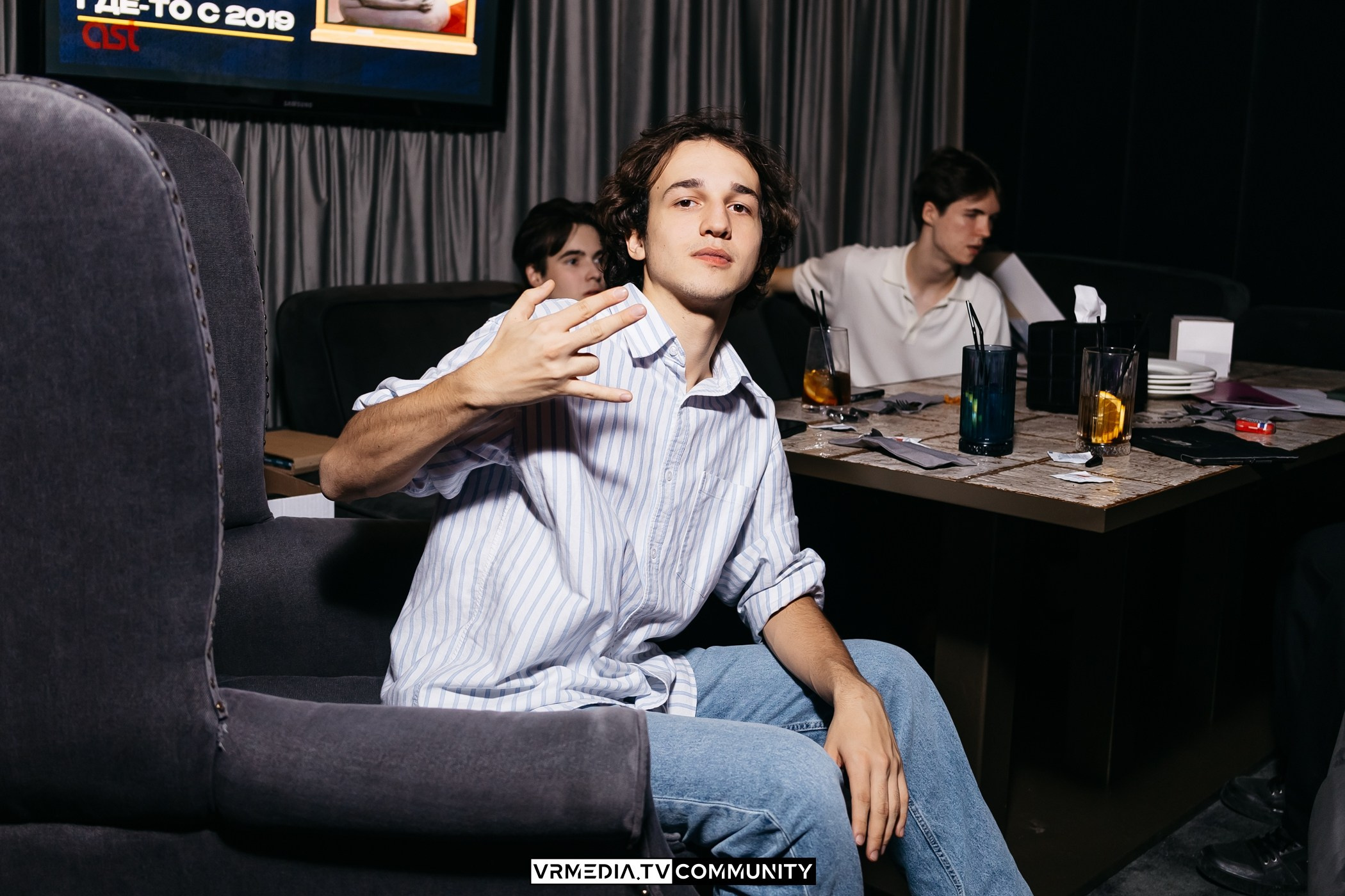 Вечер в караоке-баре «Volna»