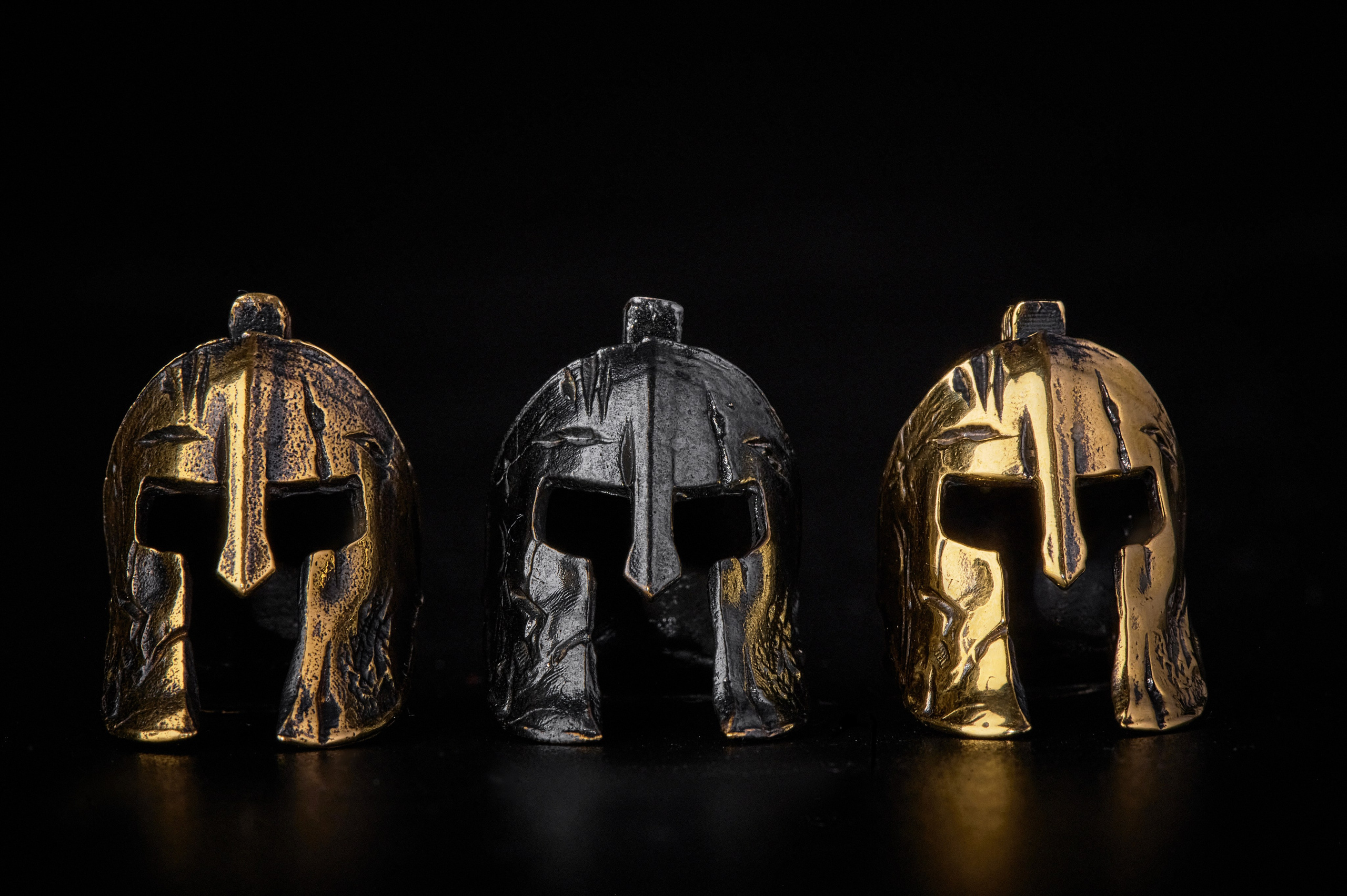 Мужская бижутерия на чёрном фоне. Фотограф Яковлев Роман — Красноярск