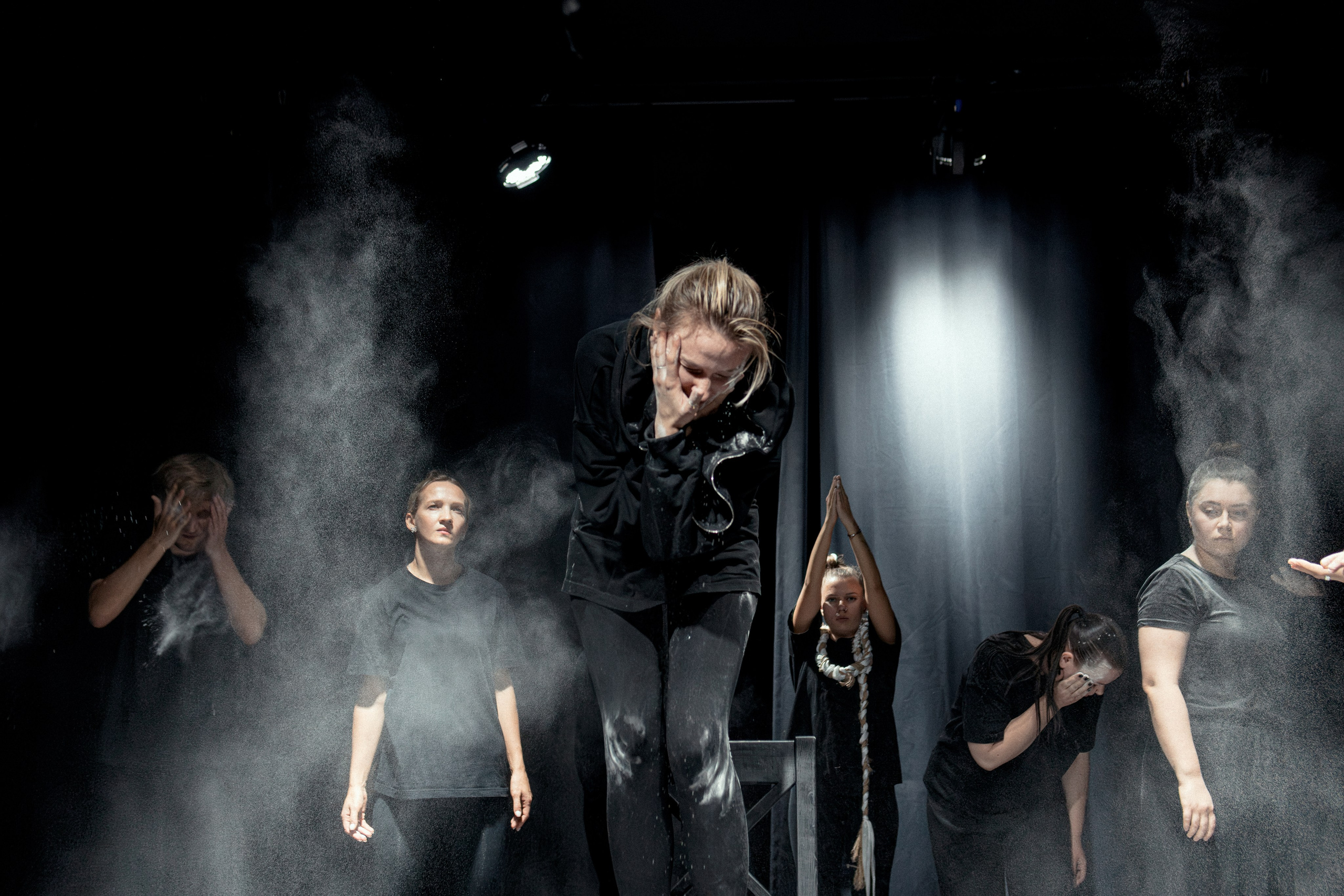 Показ группы Advanced 7 — Физический театр. Репортажный и портретный фотограф Андрей Гаровский