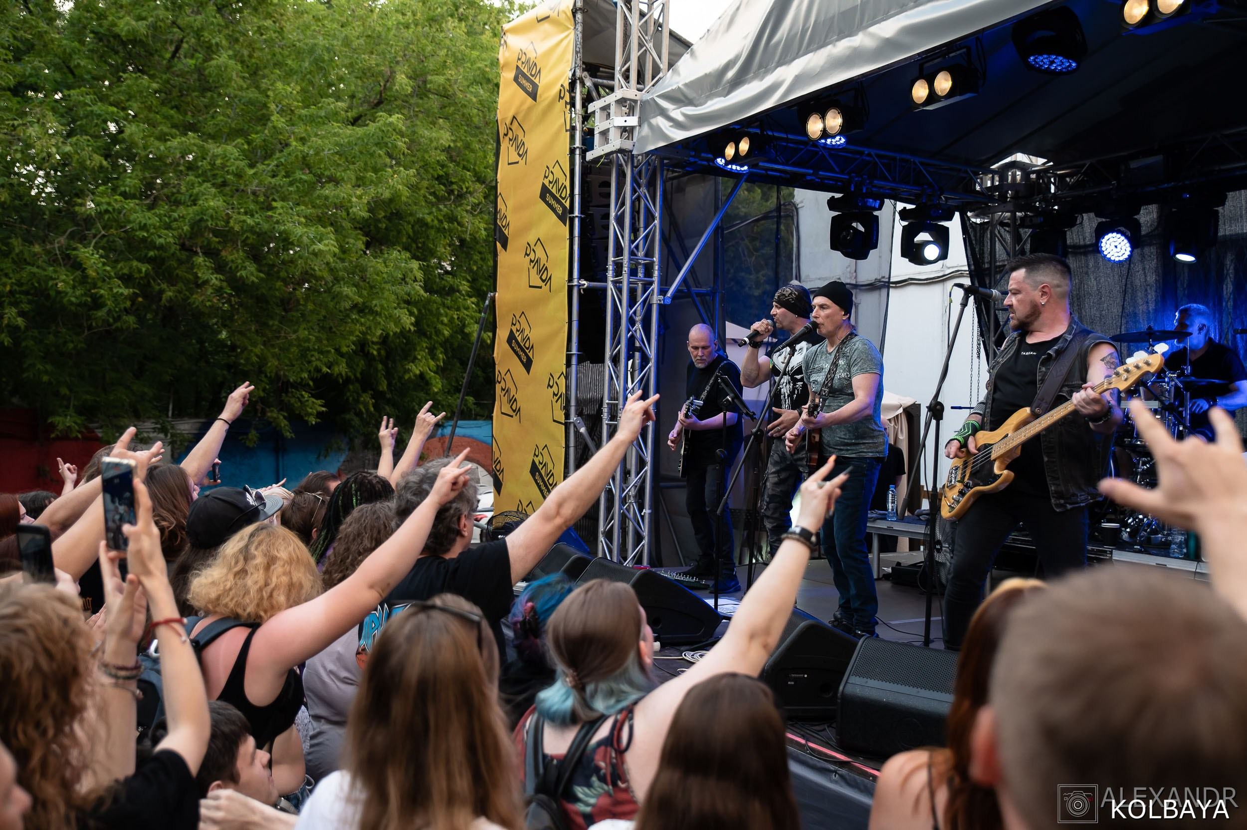 Фоторепортаж с мэшап концерта группы Черный Обелиск 4 июля 2024 года. Концертный и театральный репортажный фотограф в Москве Александр Колбая