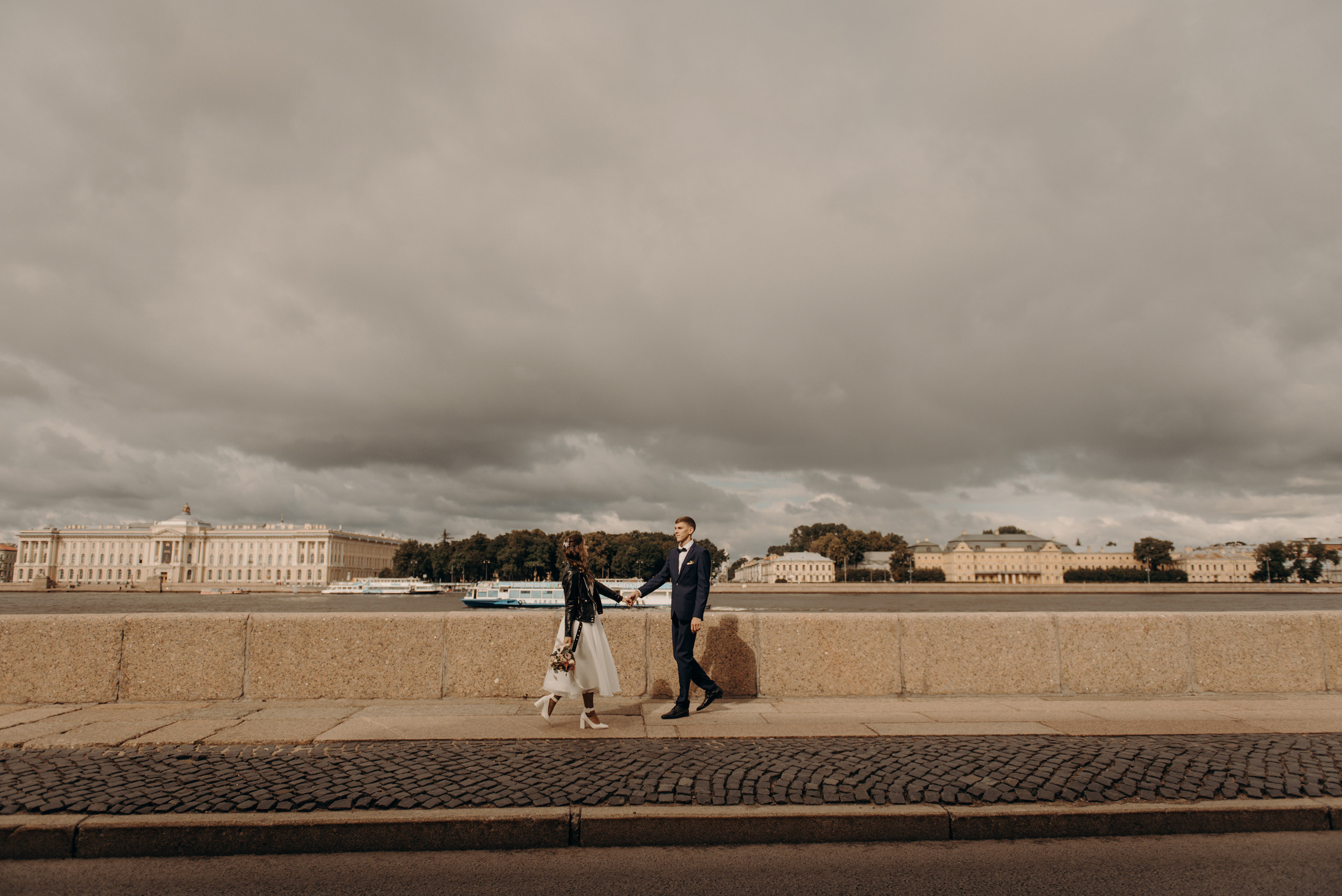 свадебная фотосессия на набережной Невы