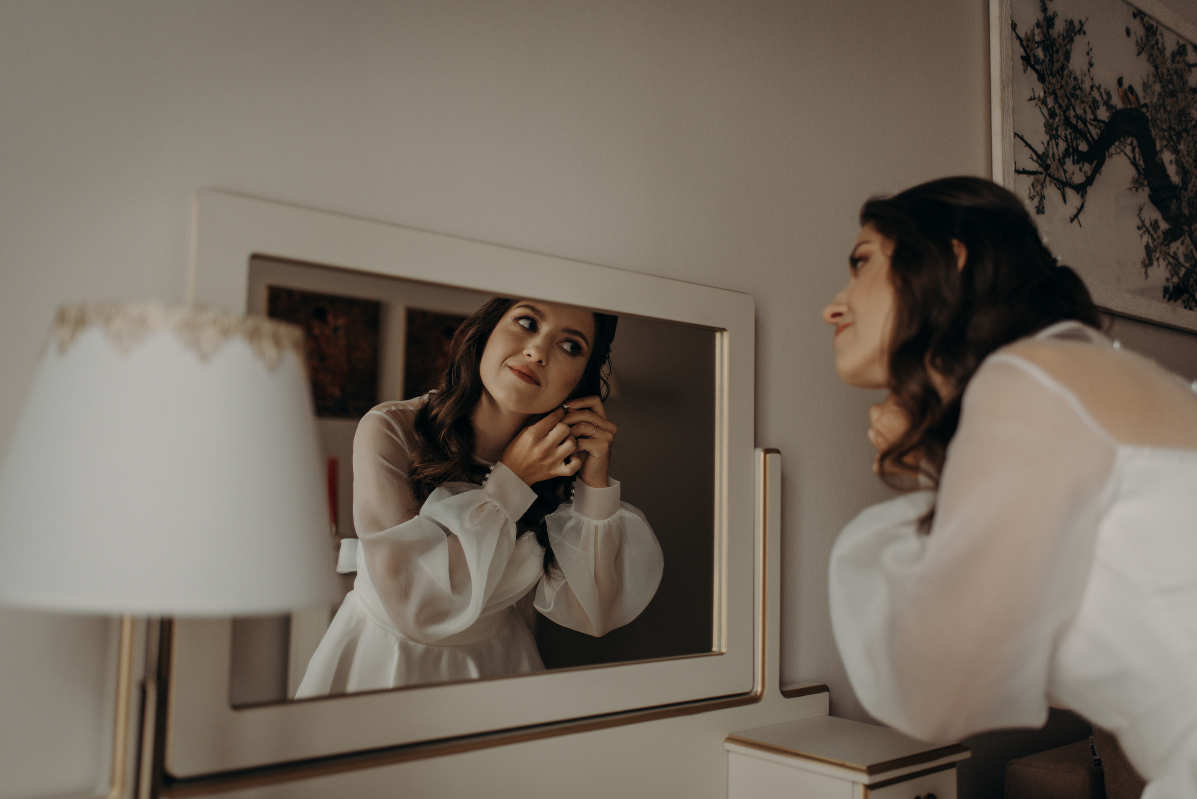 свадебная фотосессия сборов невесты и жениха в отеле Богема