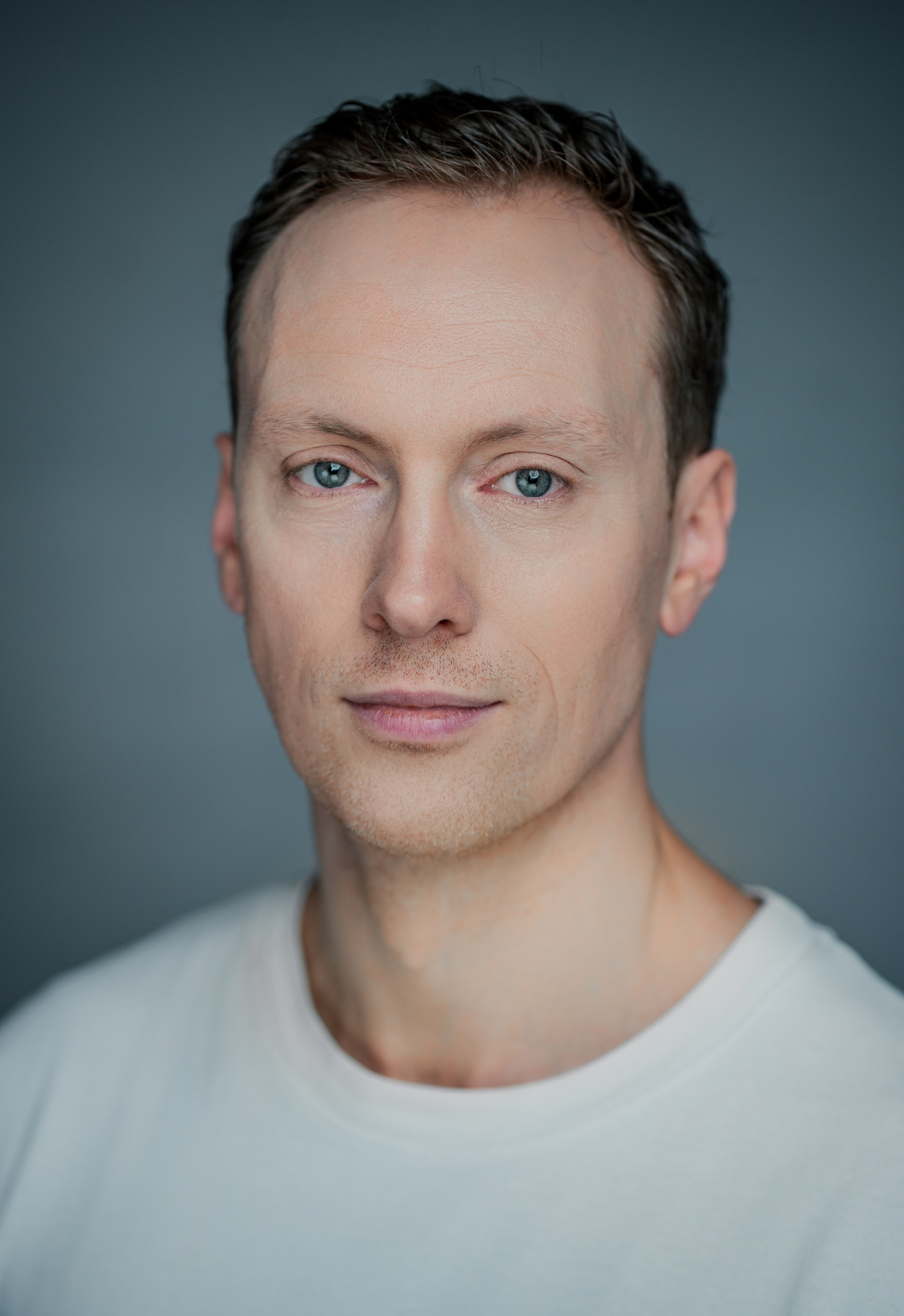 Актёр Игорь Коростылёв. Портретная съемка в Москве, студийный фотограф Игорь Фомин