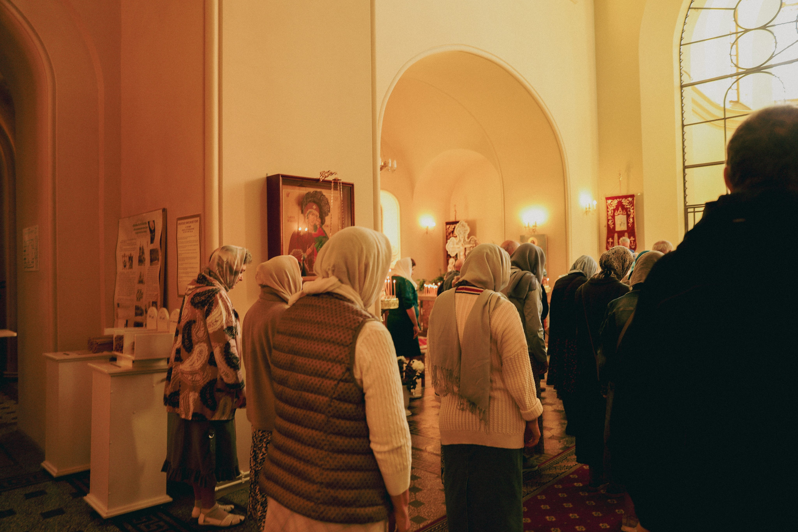 Служба в церкви