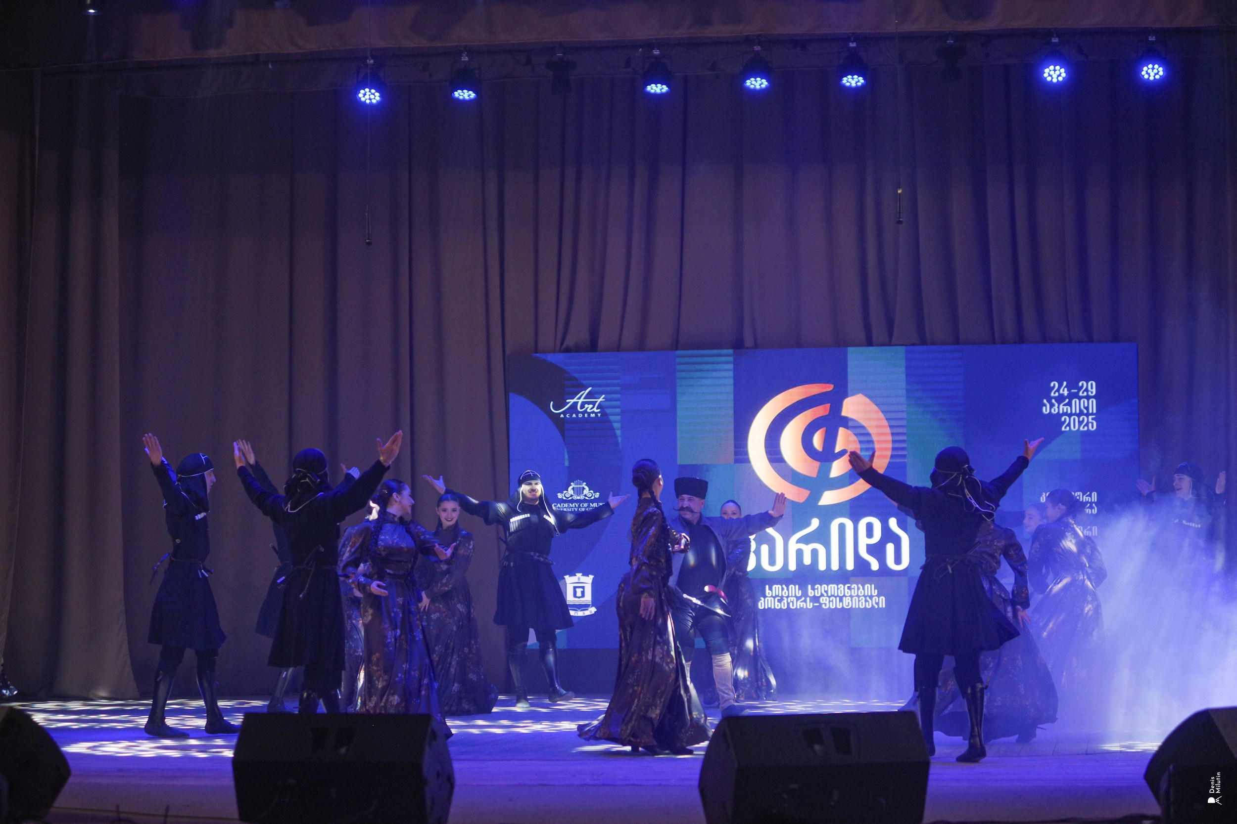 Танцы в Хоби. Портретный фотограф Денис Милютин