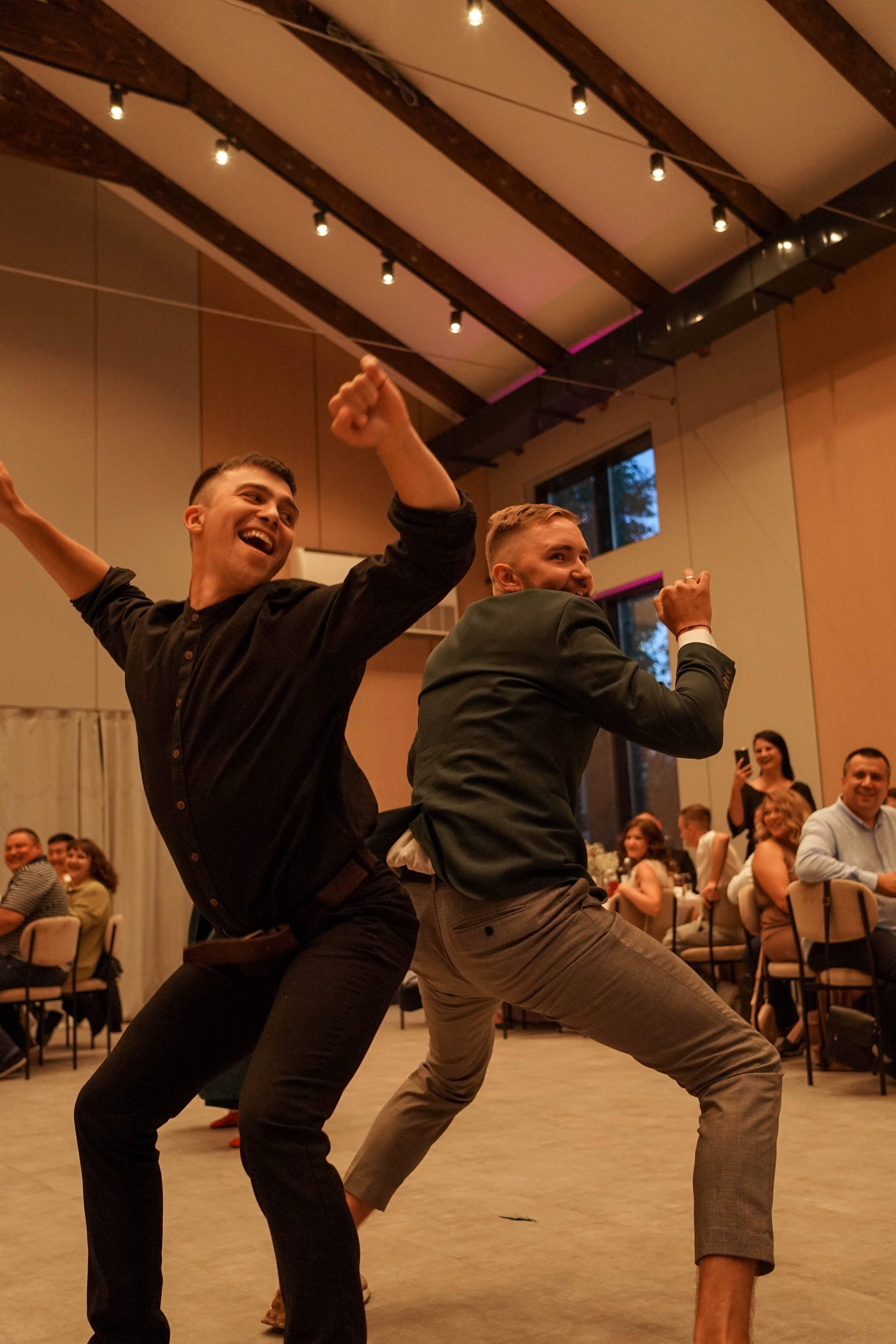 Лиза и Сережа: регистрация, прогулка и банкет. Фотограф в Иркутске