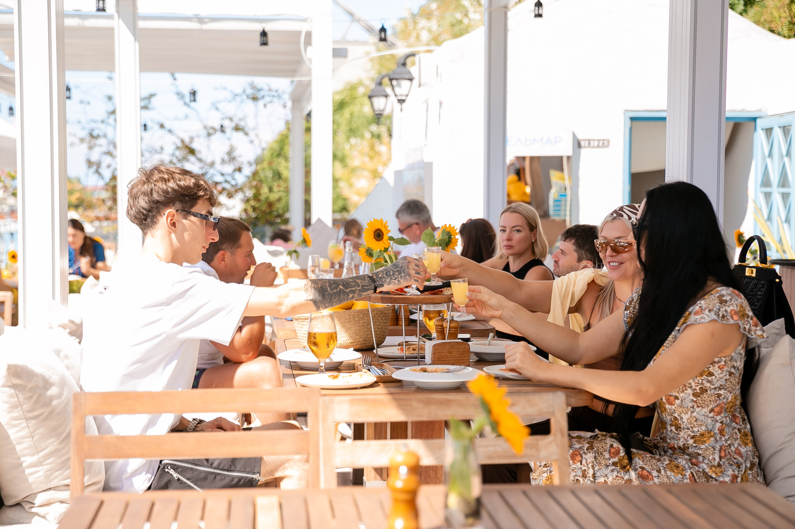 «Похмельный рейв» в ресторане DELMAR. Репортажный фотограф в Ялте Алексей Семёнов