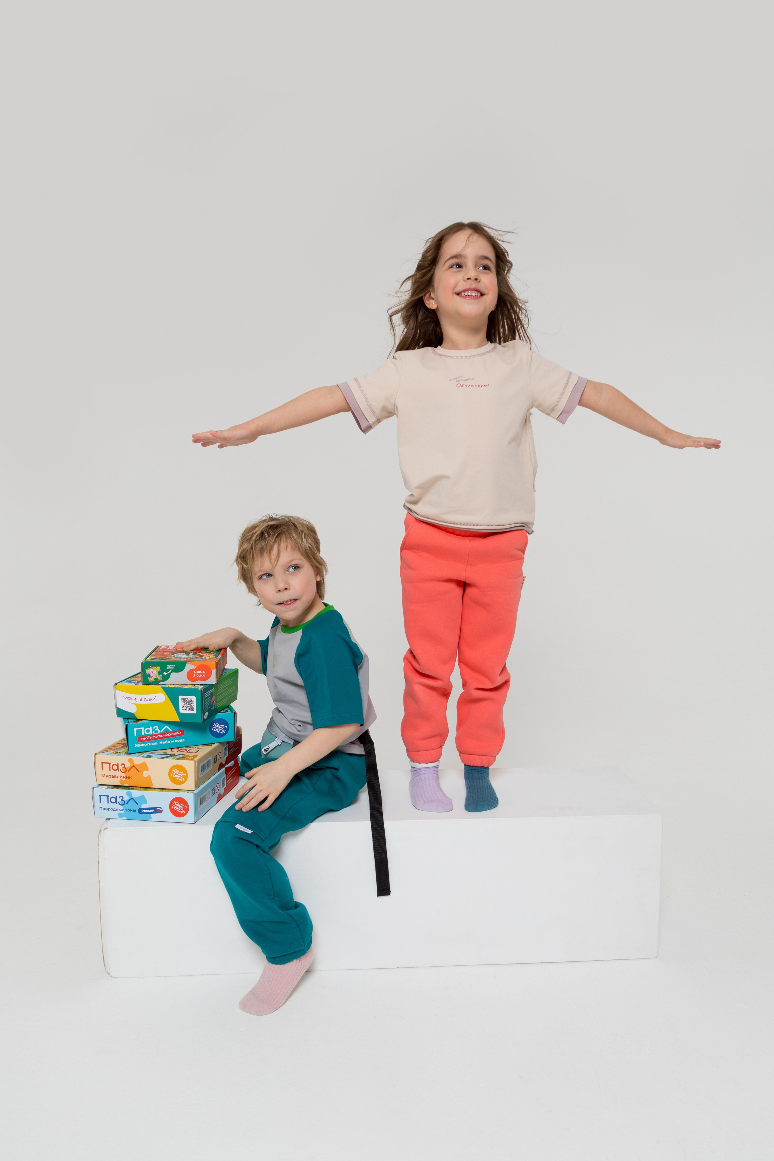 Имиджевая и каталожная съёмка для бренда детских пазлов. Детский и контент фотограф Надя Волкова Санкт-Петербург