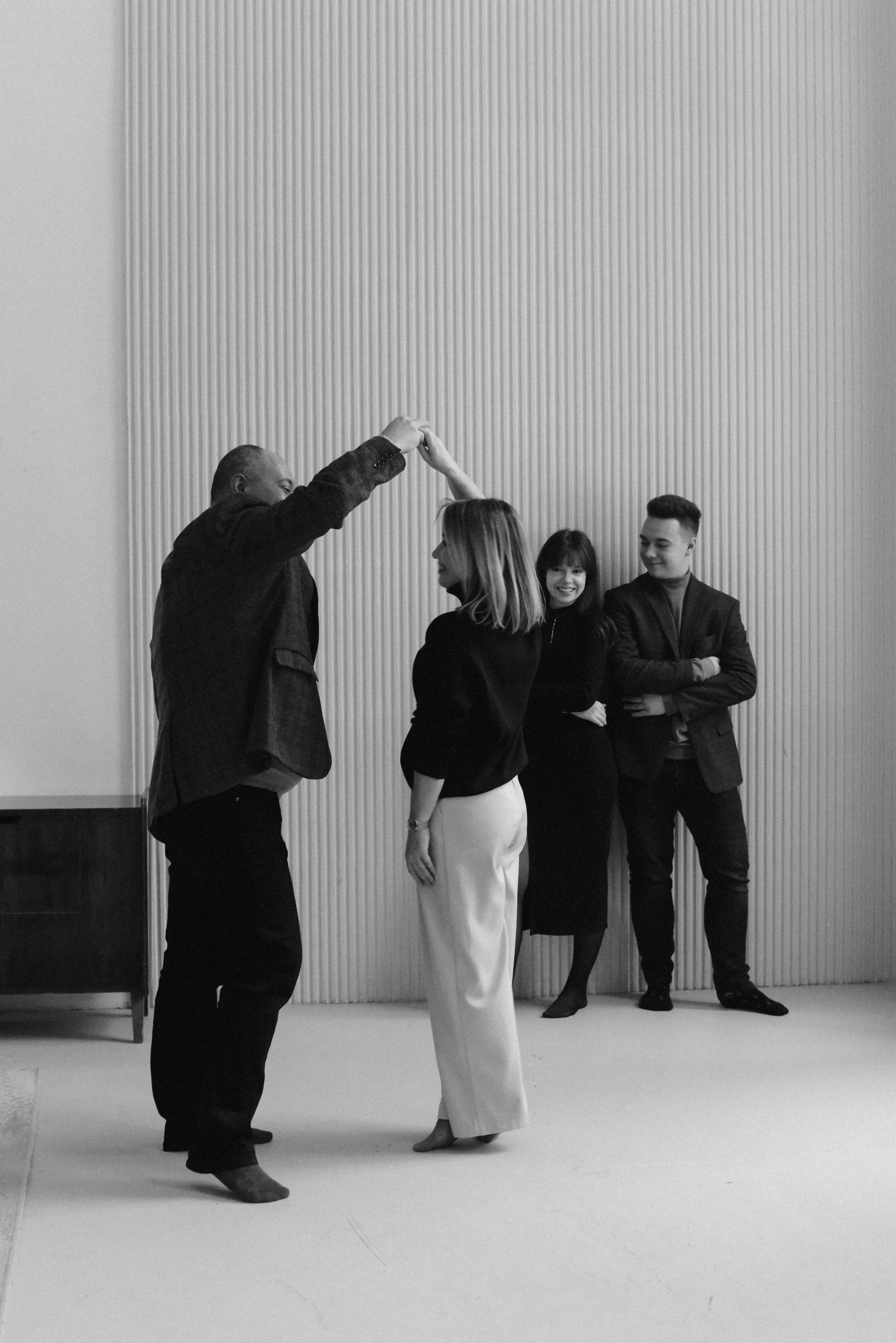 Молодые родители и взрослые дети. Фотограф Лола Волна, город Москва