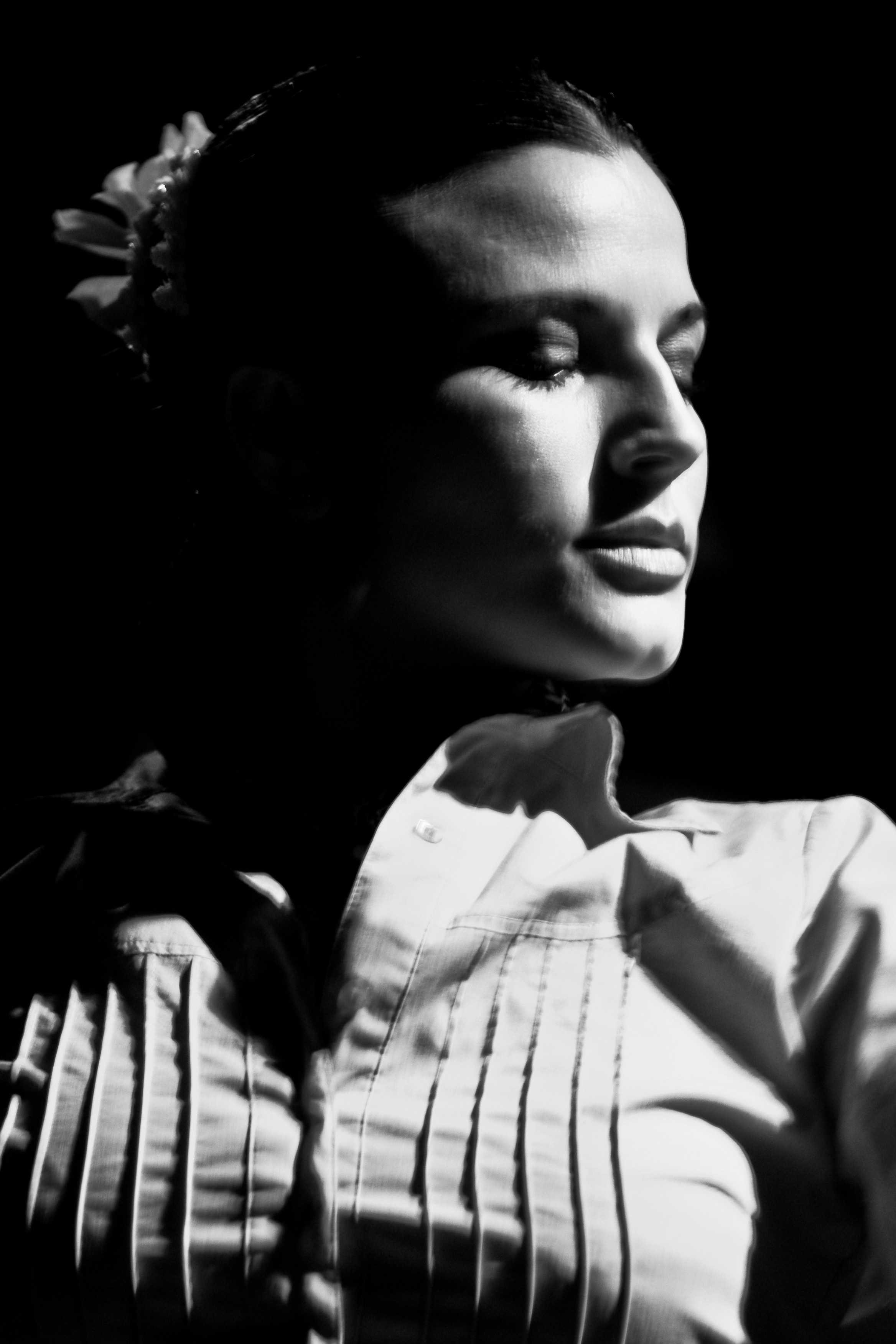 ПОРТРЕТЫ. ПОБУДЬ ЗДЕСЬ И ЦЕЛЕЕ БУДЕТ ЭТОТ МИР