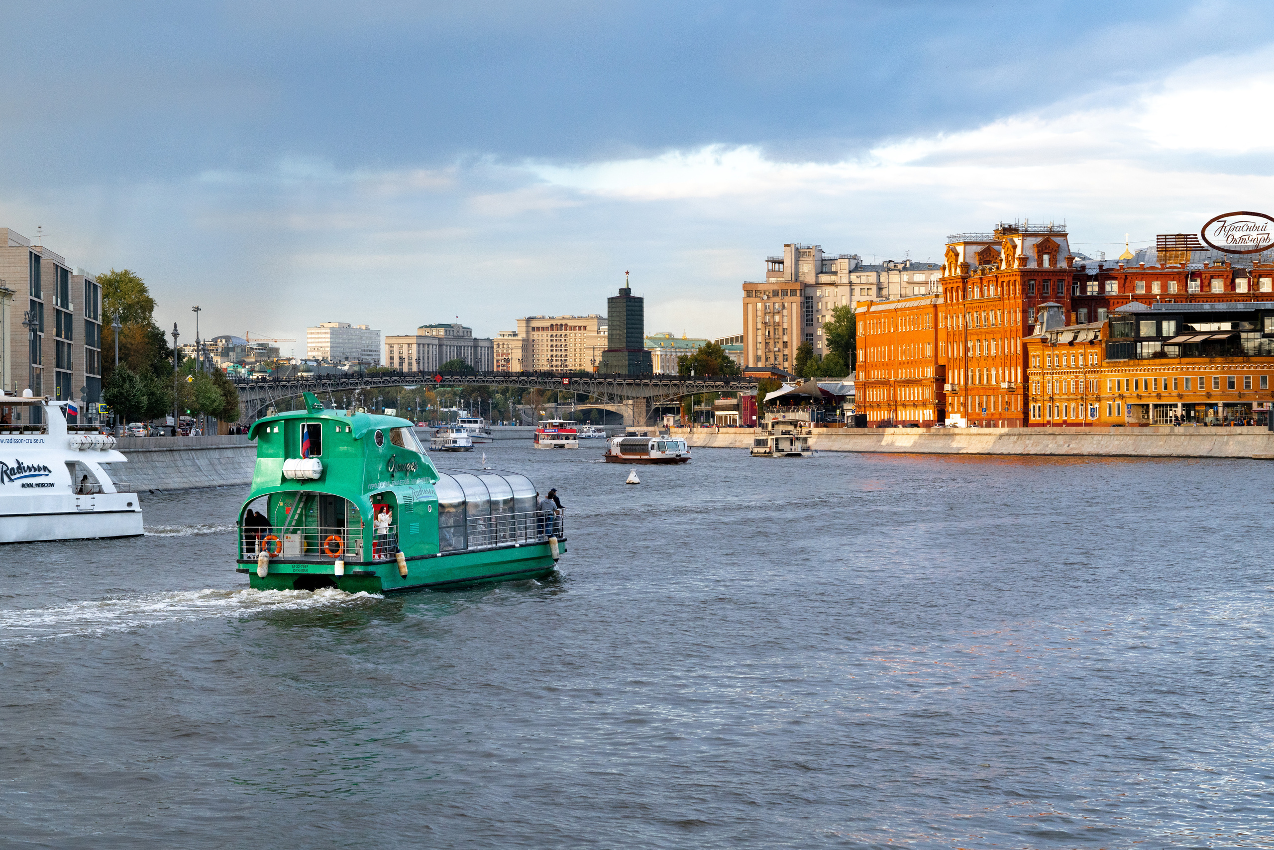 МОСКВА. ПОБУДЬ ЗДЕСЬ И ЦЕЛЕЕ БУДЕТ ЭТОТ МИР