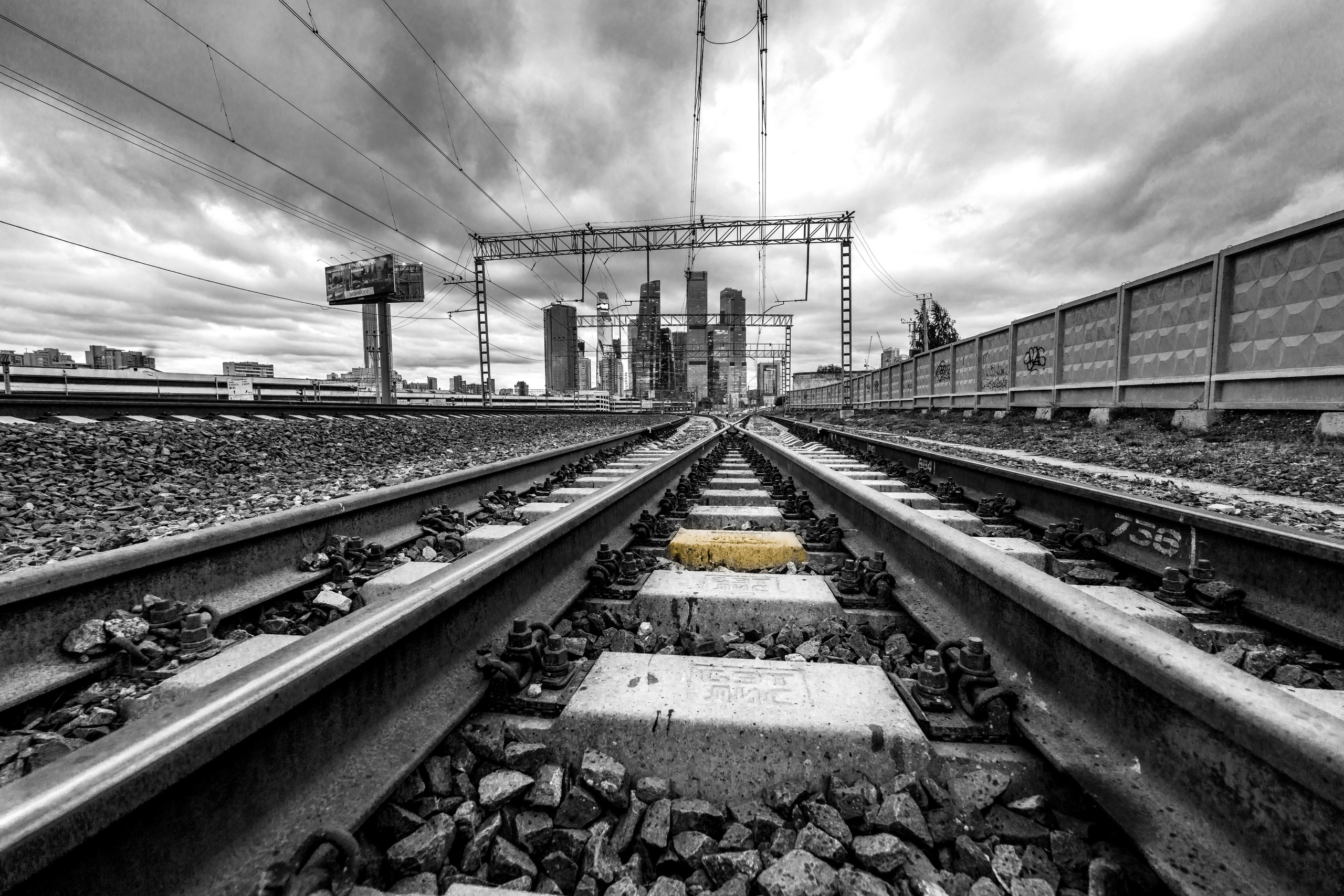 МОСКВА. ПОБУДЬ ЗДЕСЬ И ЦЕЛЕЕ БУДЕТ ЭТОТ МИР