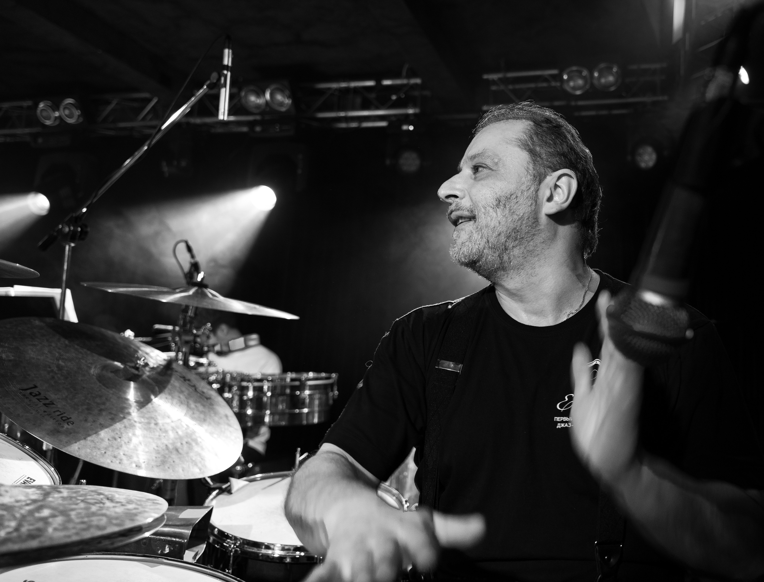 ПОРТРЕТЫ. ПОБУДЬ ЗДЕСЬ И ЦЕЛЕЕ БУДЕТ ЭТОТ МИР