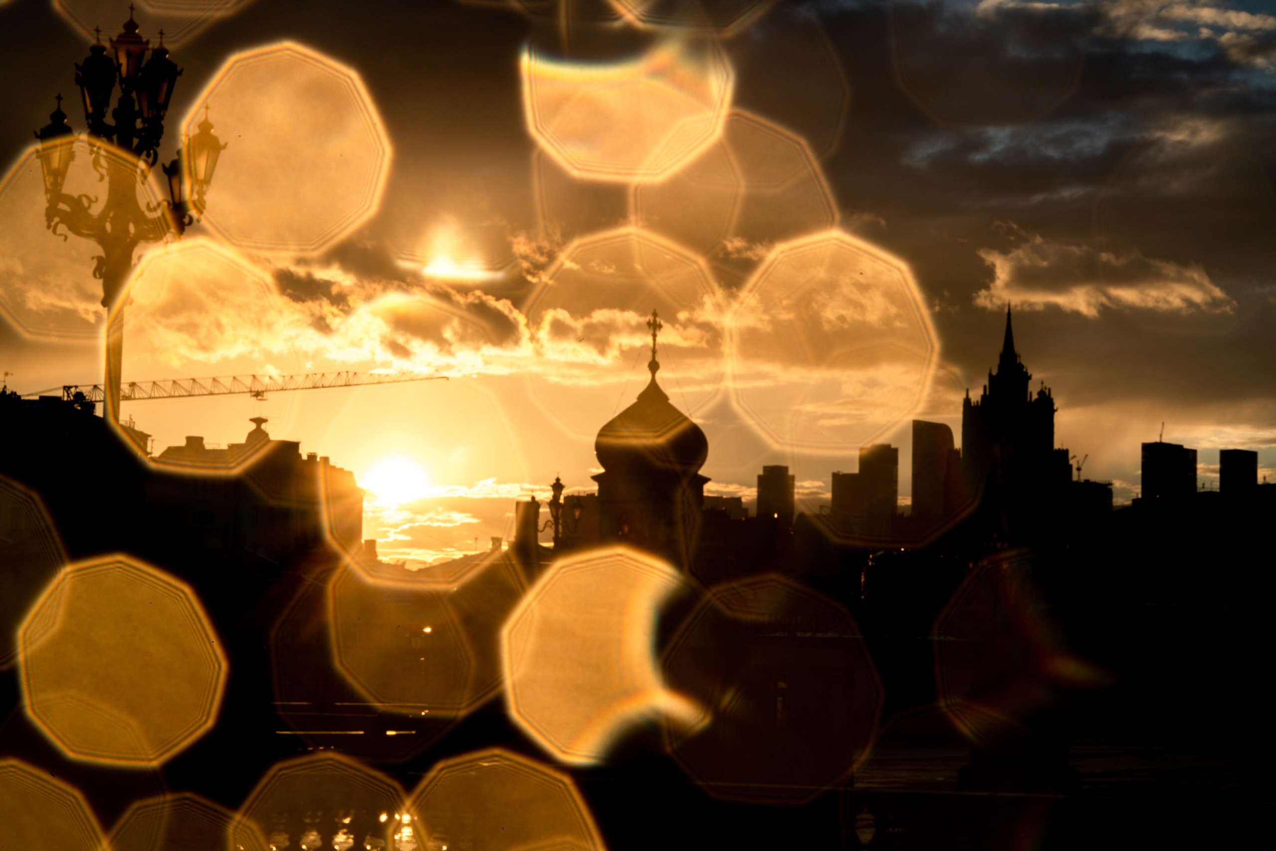 МОСКВА. ПОБУДЬ ЗДЕСЬ И ЦЕЛЕЕ БУДЕТ ЭТОТ МИР