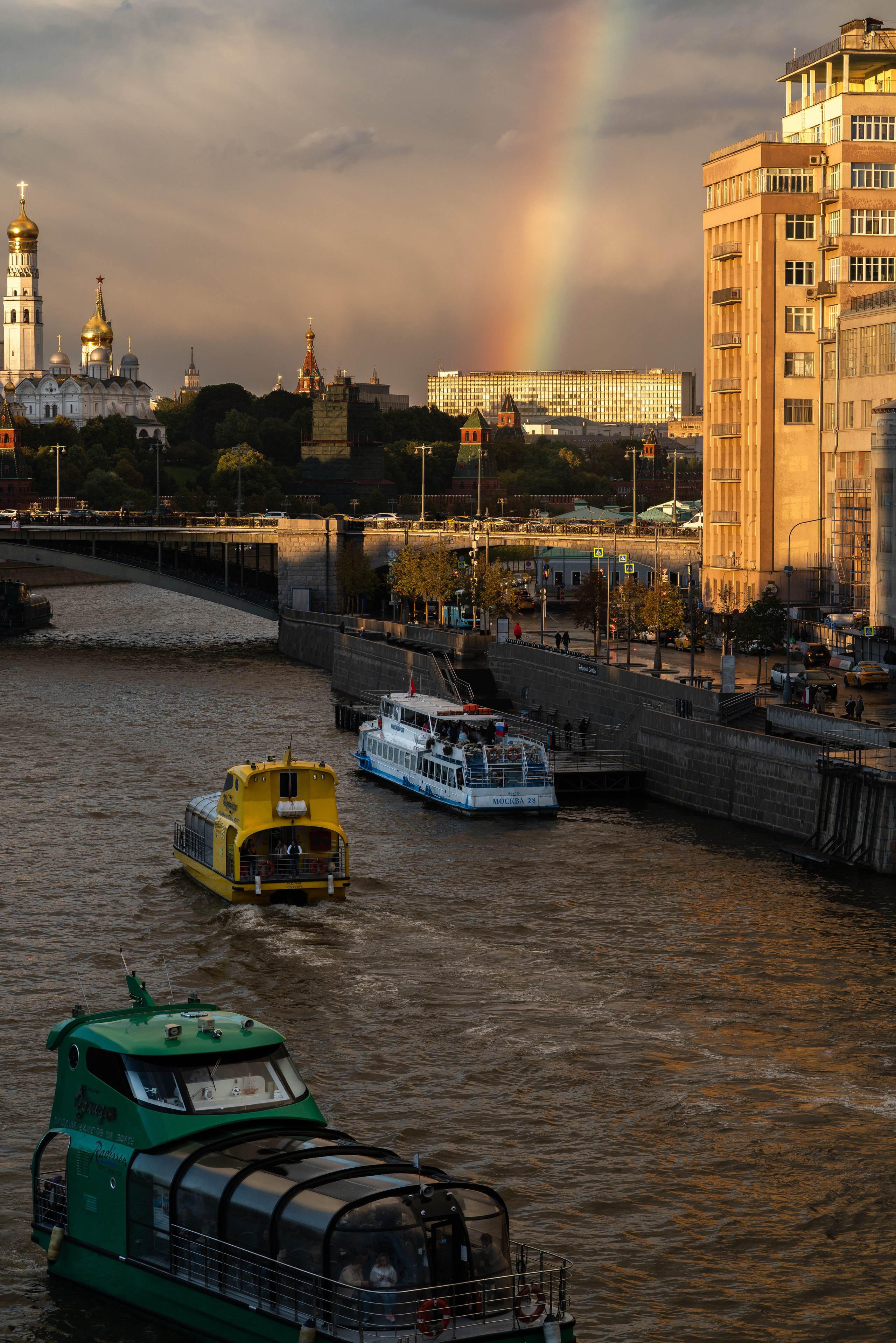 МОСКВА. ПОБУДЬ ЗДЕСЬ И ЦЕЛЕЕ БУДЕТ ЭТОТ МИР