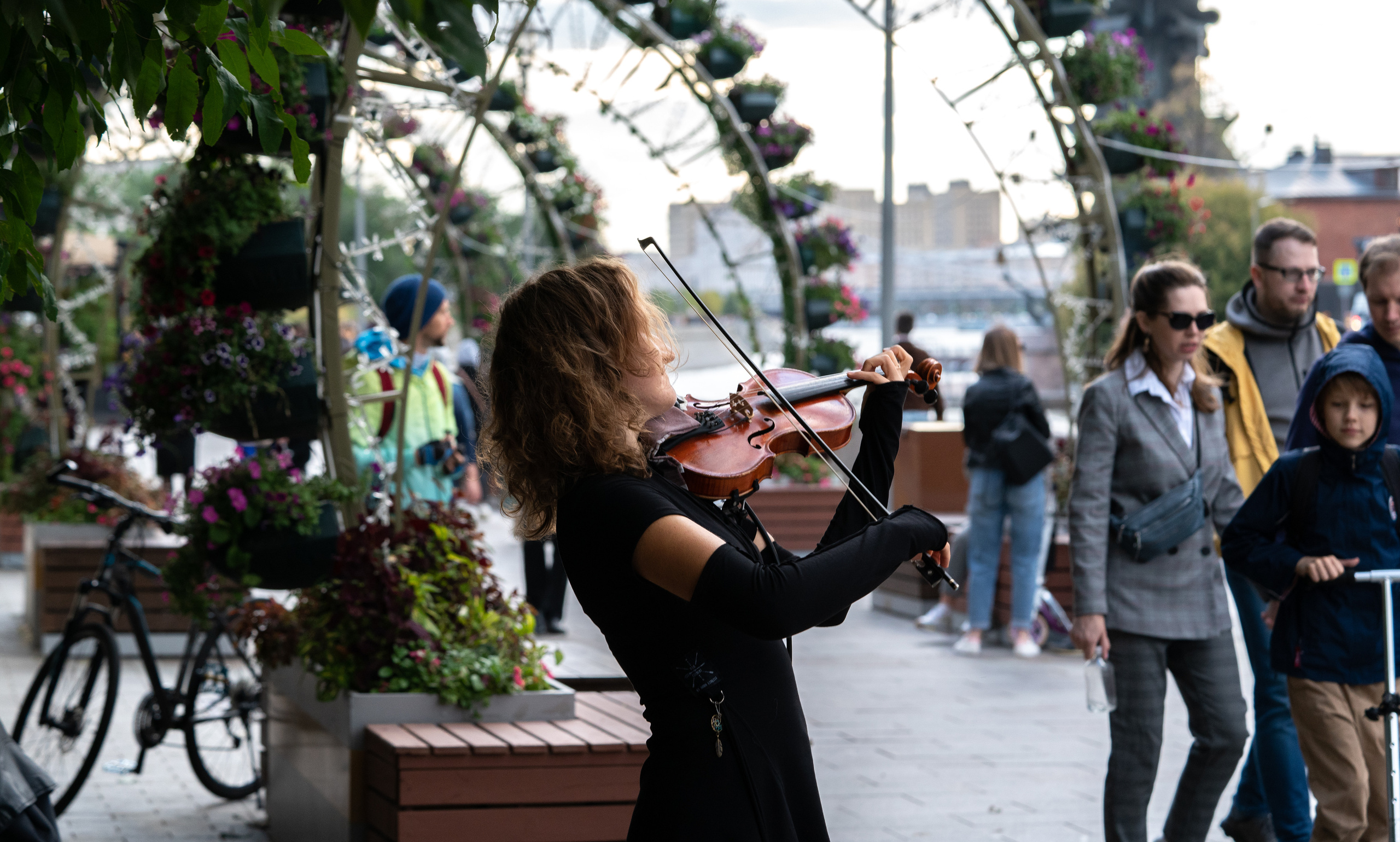 МОСКВА. ПОБУДЬ ЗДЕСЬ И ЦЕЛЕЕ БУДЕТ ЭТОТ МИР