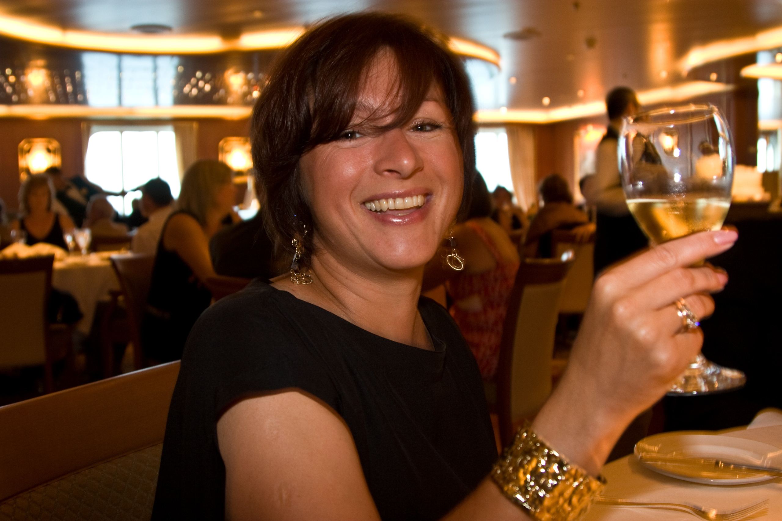 ПОРТРЕТЫ. ПОБУДЬ ЗДЕСЬ И ЦЕЛЕЕ БУДЕТ ЭТОТ МИР