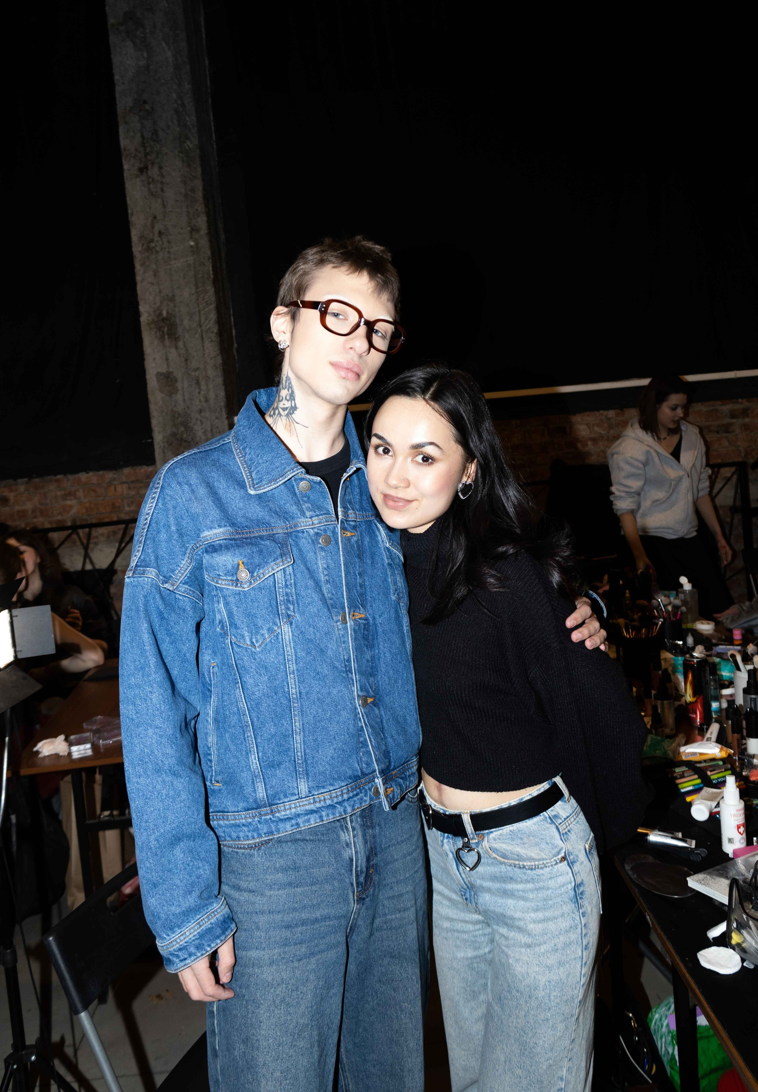 Auxi Backstage. VICTORIA SHU