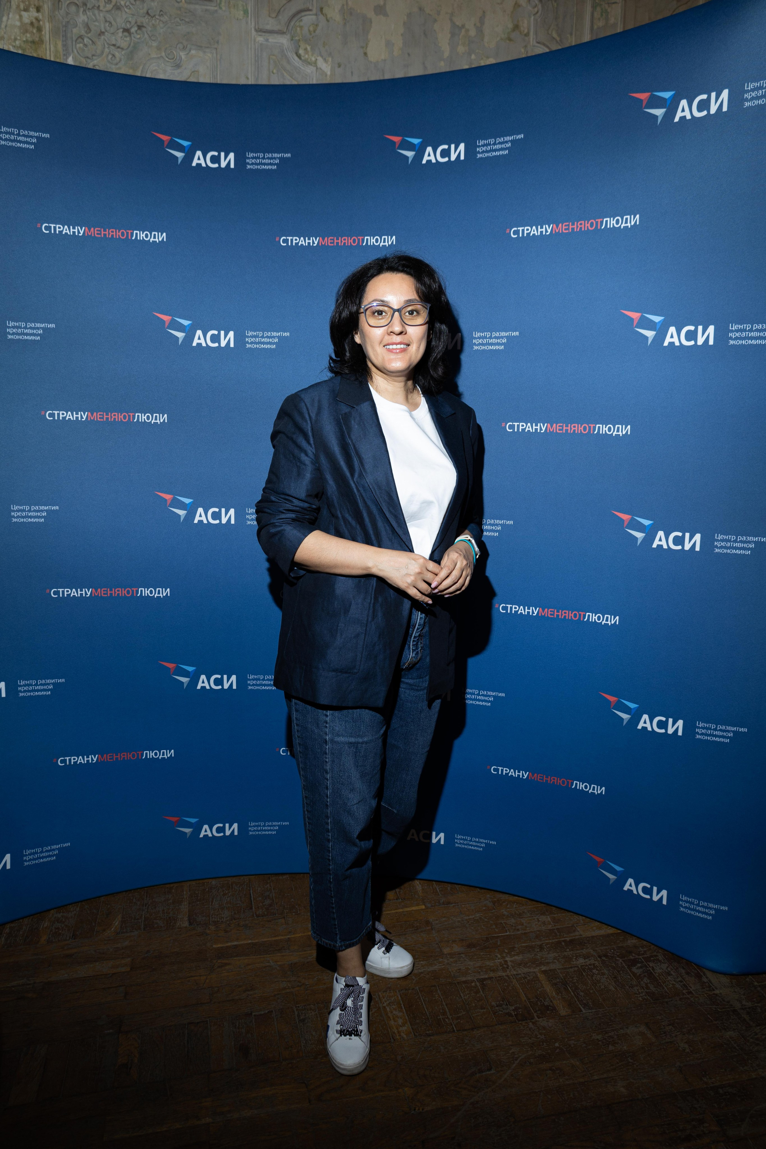 Producers' meeting. VICTORIA SHU