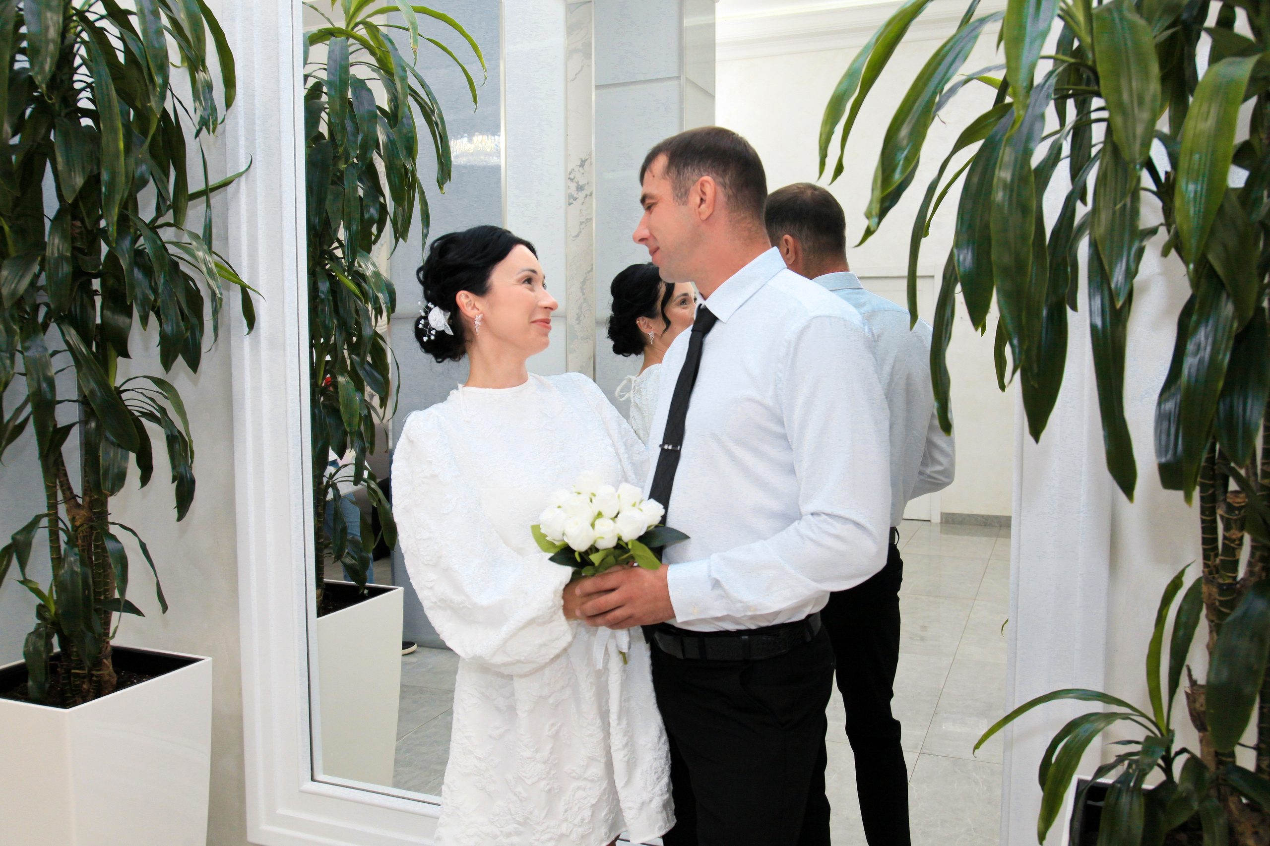 Кутузовский ЗАГС фотограф на свадьбу в ЗАГС фотограф на регистрацию брака видеооператор в кутузовский ЗАГС фотограф на час в загс 