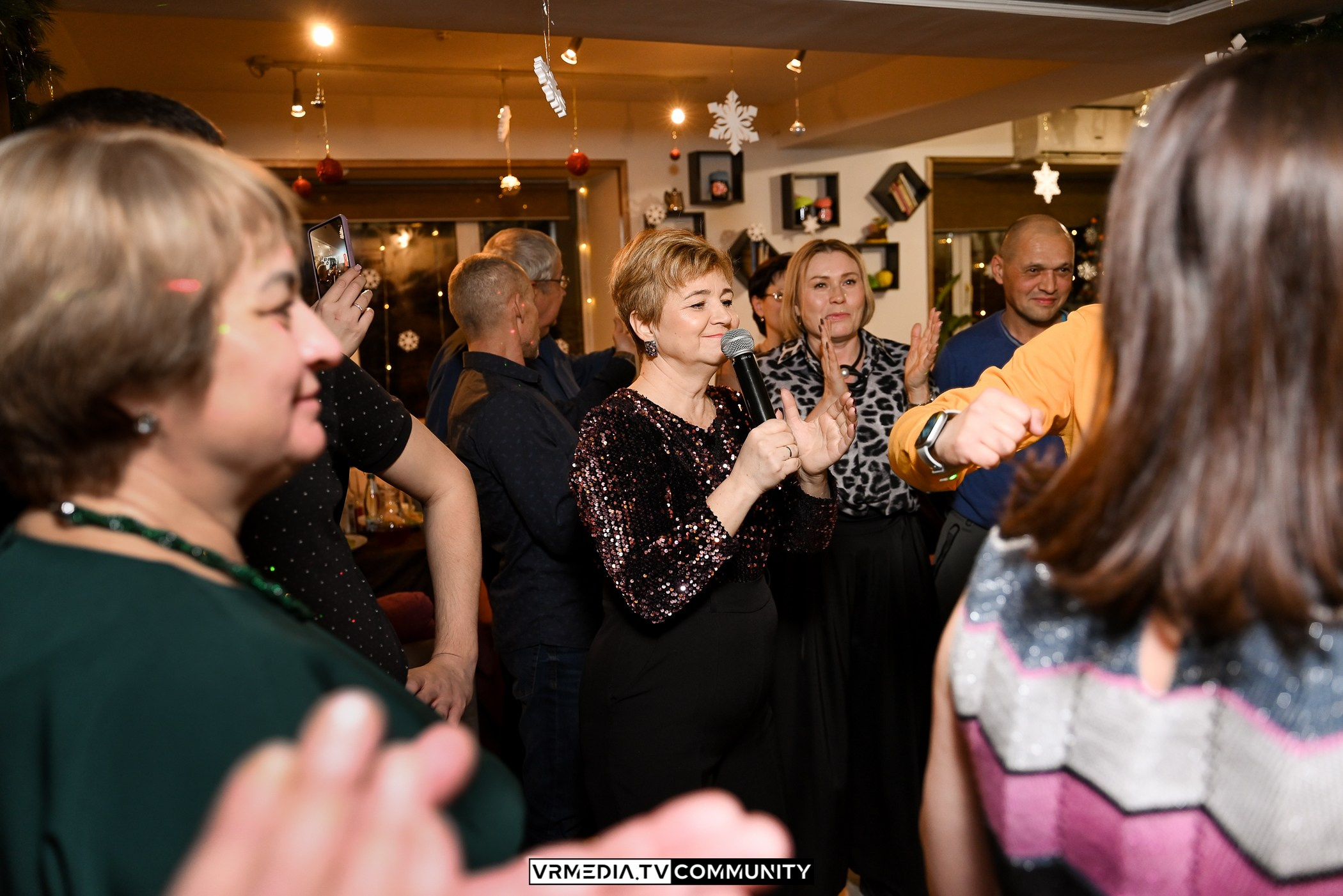 Новогодний вечер в кафе «КАмпот»