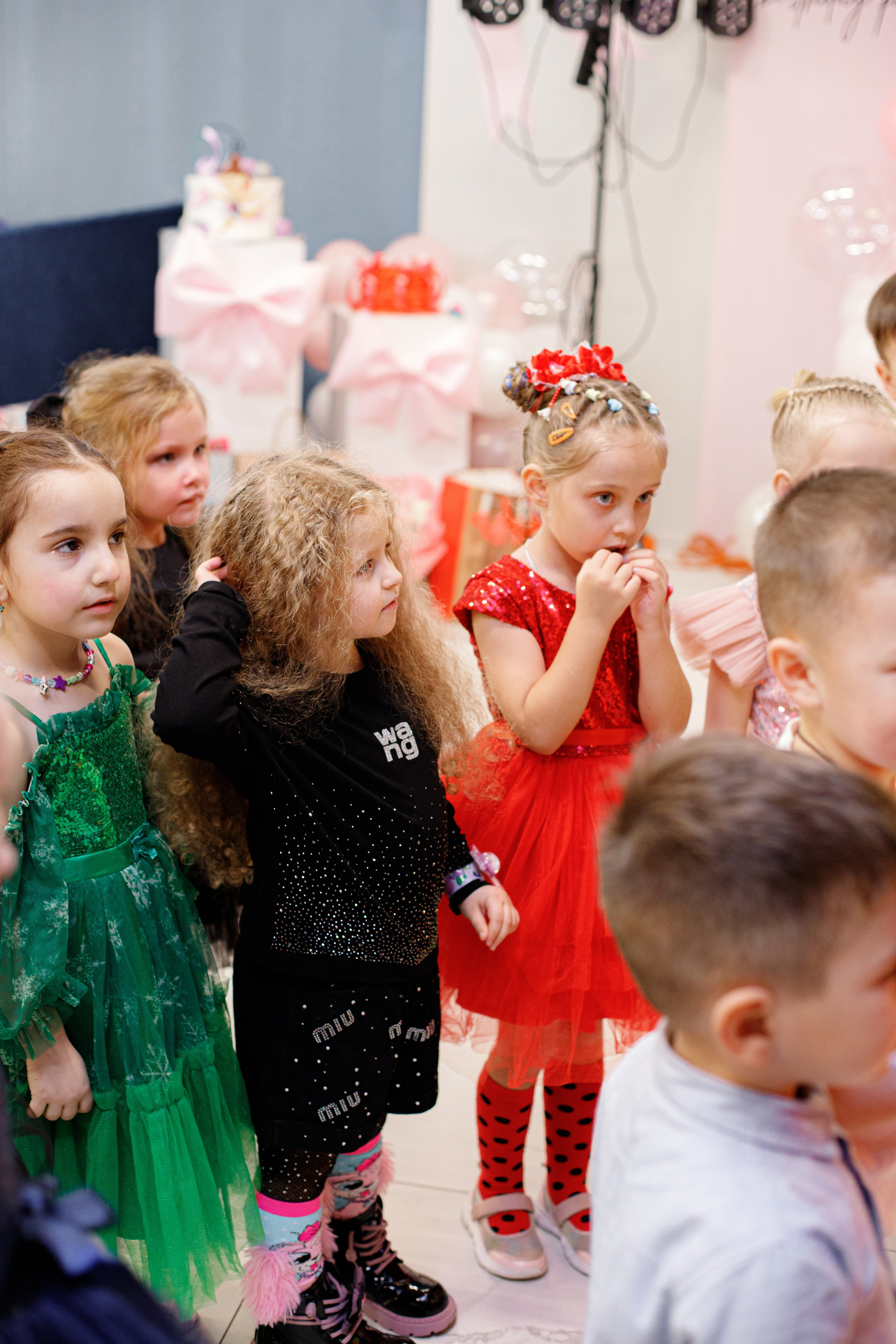 ASIA'S BIRTHDAY PARTY. Photokarish