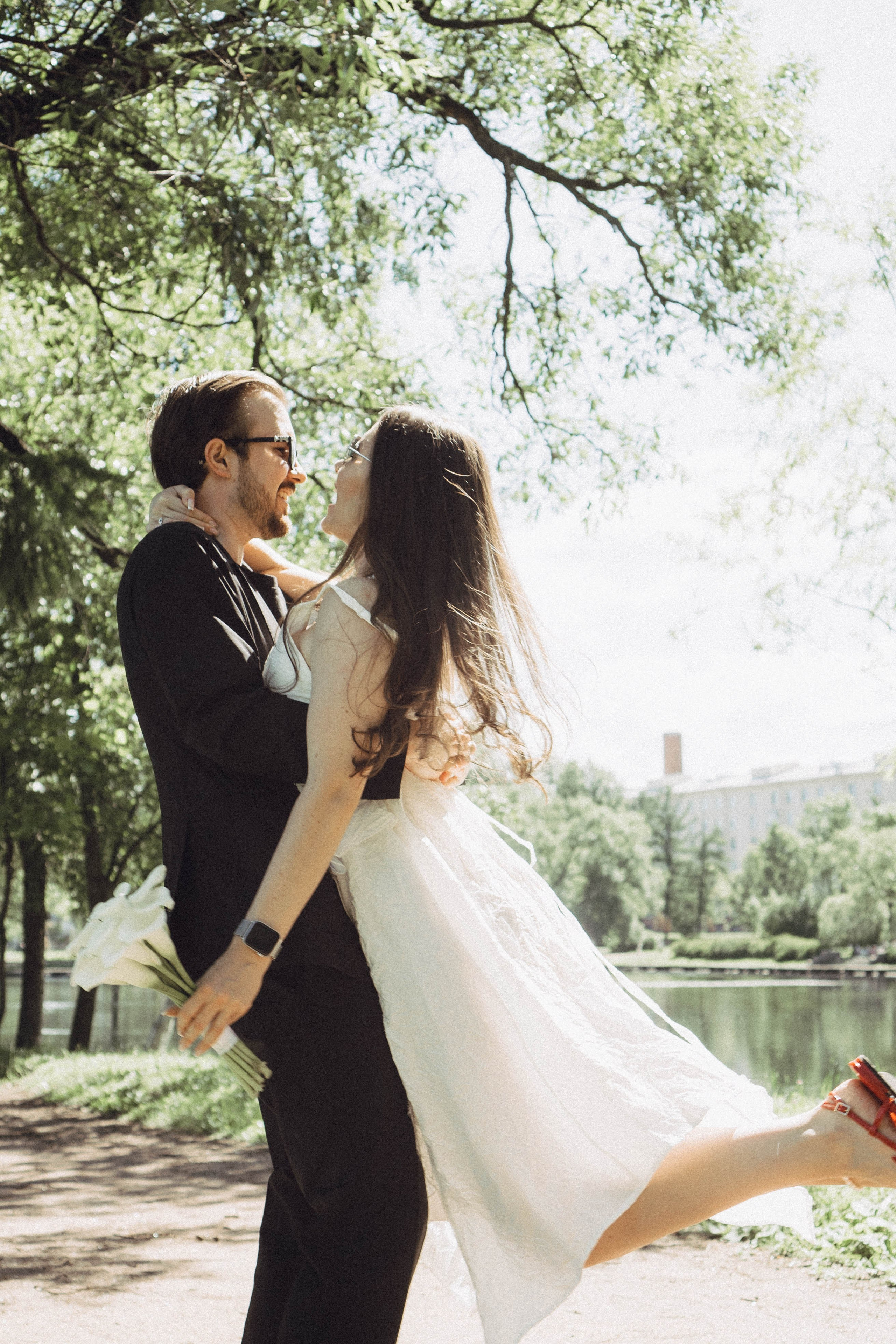 СВАДЕБНАЯ СЬЕМКА В ПАРКЕ ПОБЕДЫ И ПРОГУЛКА ПО МОСКОВСКОМУ ПРОСПЕКТУ. Профессиональный фотограф, Санкт-Петербург — Виктория Богомолова
