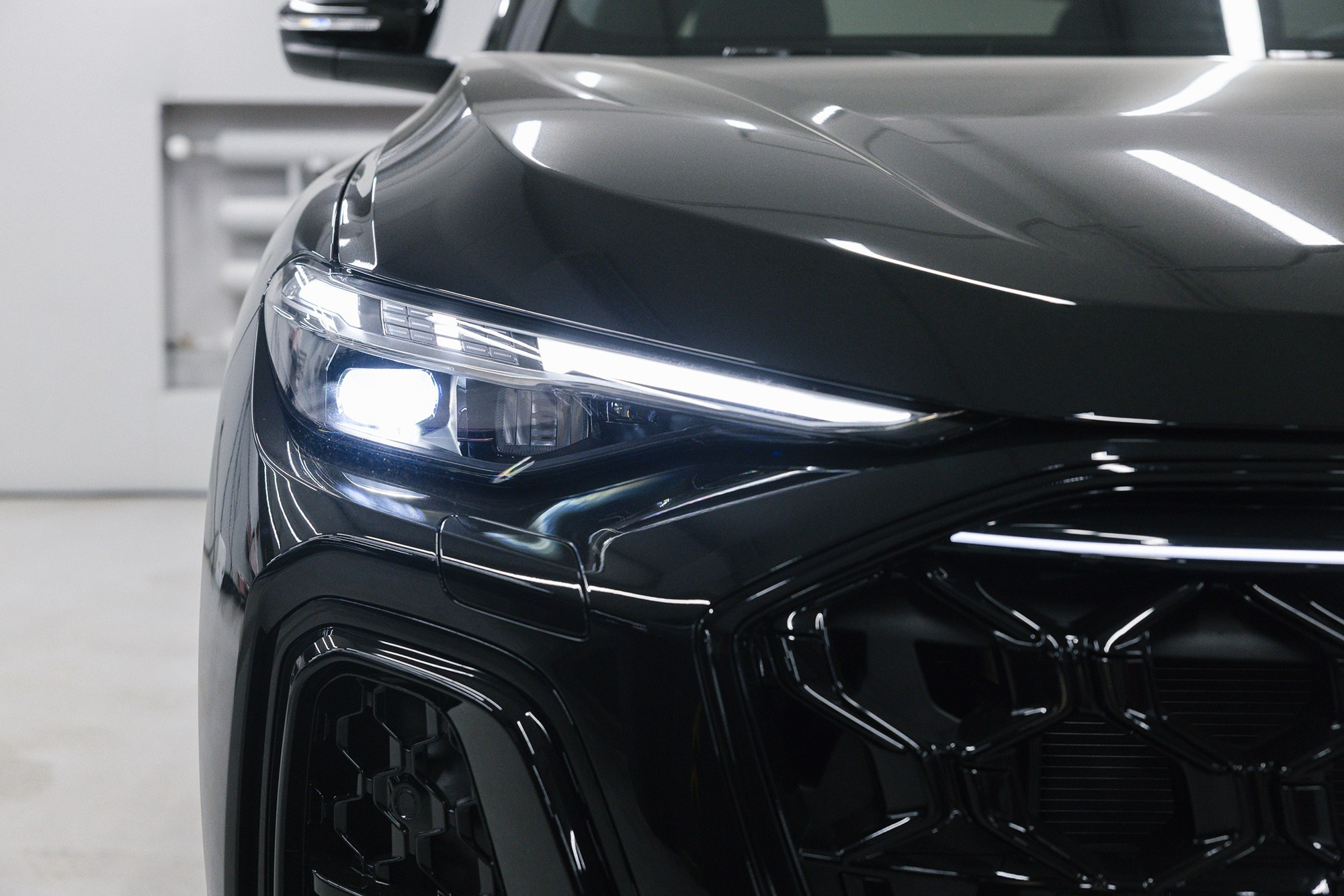 Audi Q5  40 TFSI 2.0 S tronic (204 л. с.). Автосалон «Х-Авто»