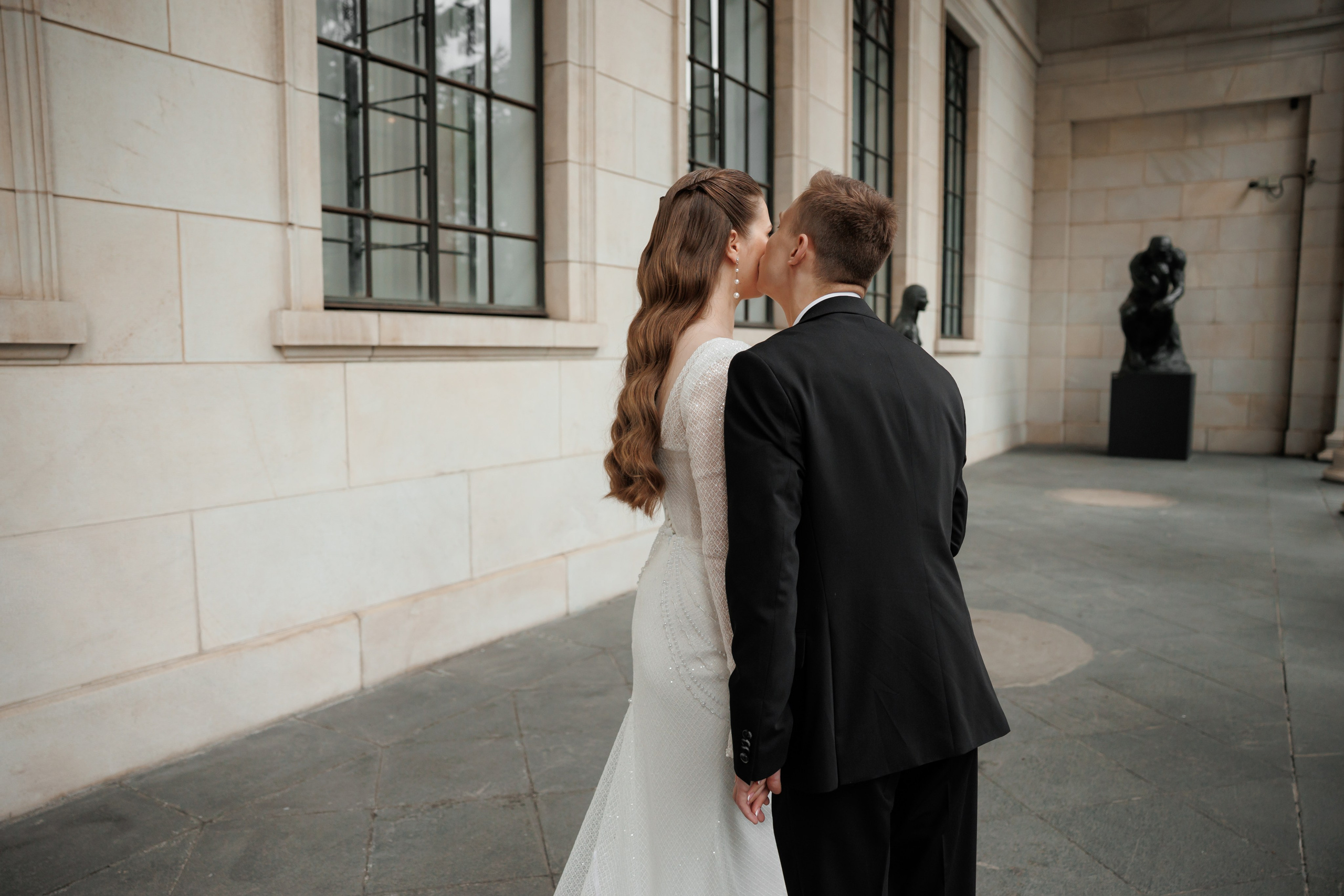 Фотосессия у Пушкинского музей. Свадебный и репортажный фотограф (Москва, Королев и другие)