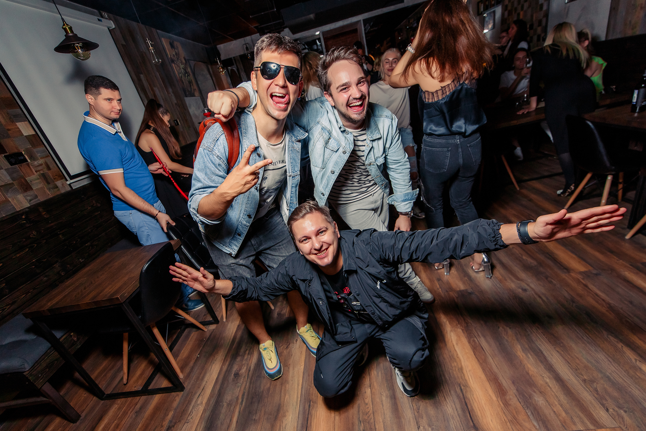 Репортаж в баре | Ростов-Папа бар. Репортажный фотограф Семён Борисов | Москва