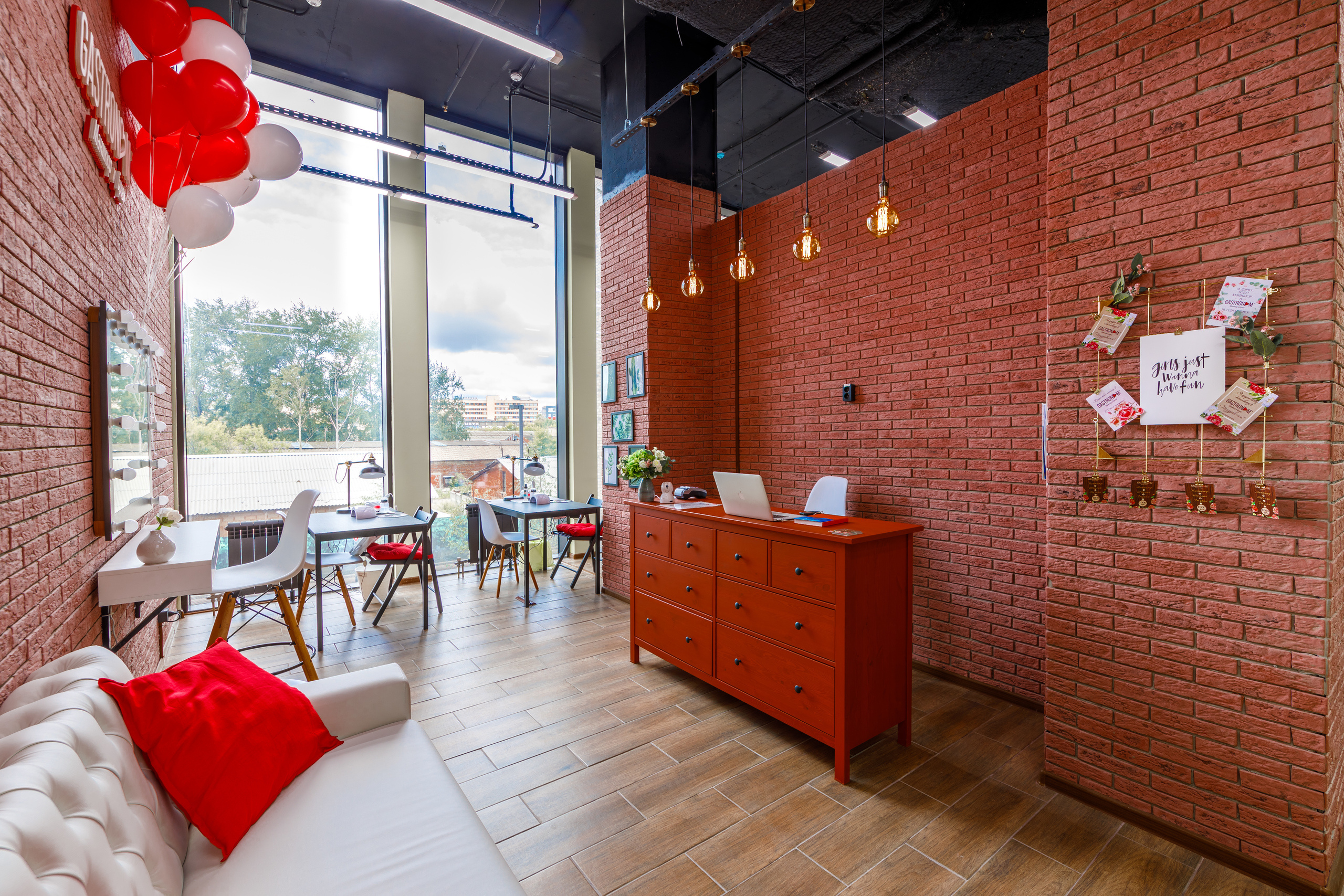 Интерьер маникюрного салона Gastronom. Репортажный фотограф Семён Борисов | Москва