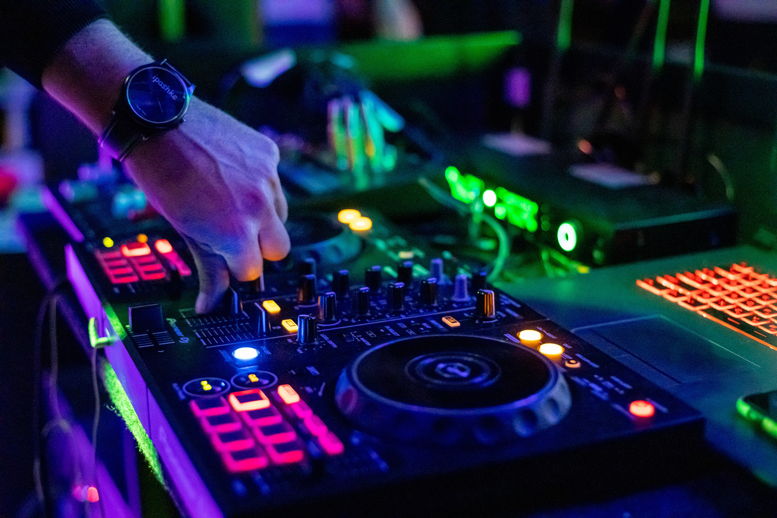 Вечеринка на теплоходе | 2019. Репортажный фотограф Семён Борисов | Москва