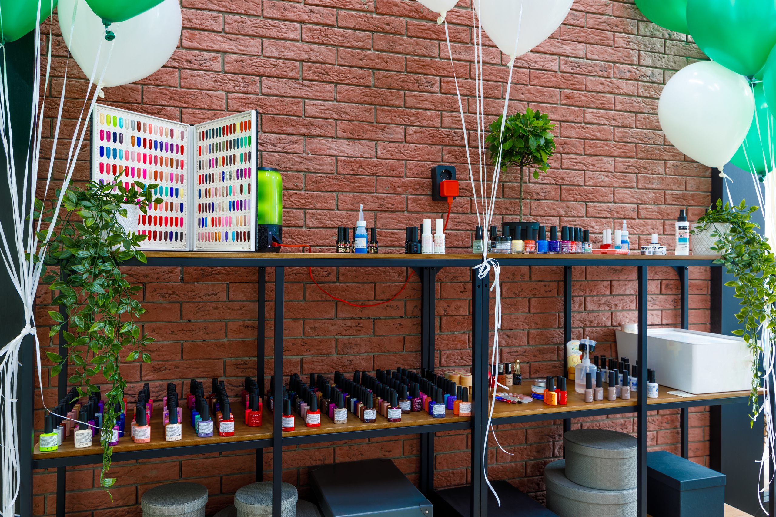 Интерьер маникюрного салона Gastronom. Репортажный фотограф Семён Борисов | Москва