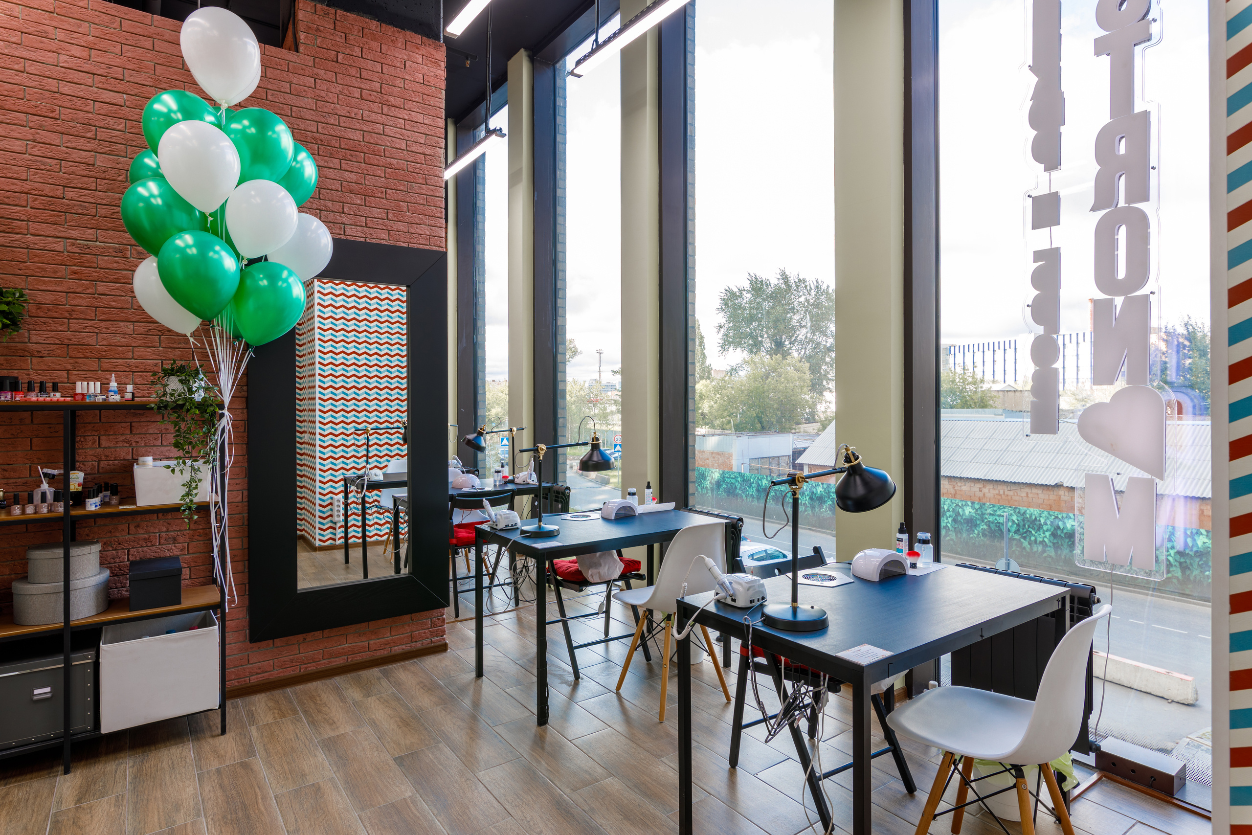 Интерьер маникюрного салона Gastronom. Репортажный фотограф Семён Борисов | Москва